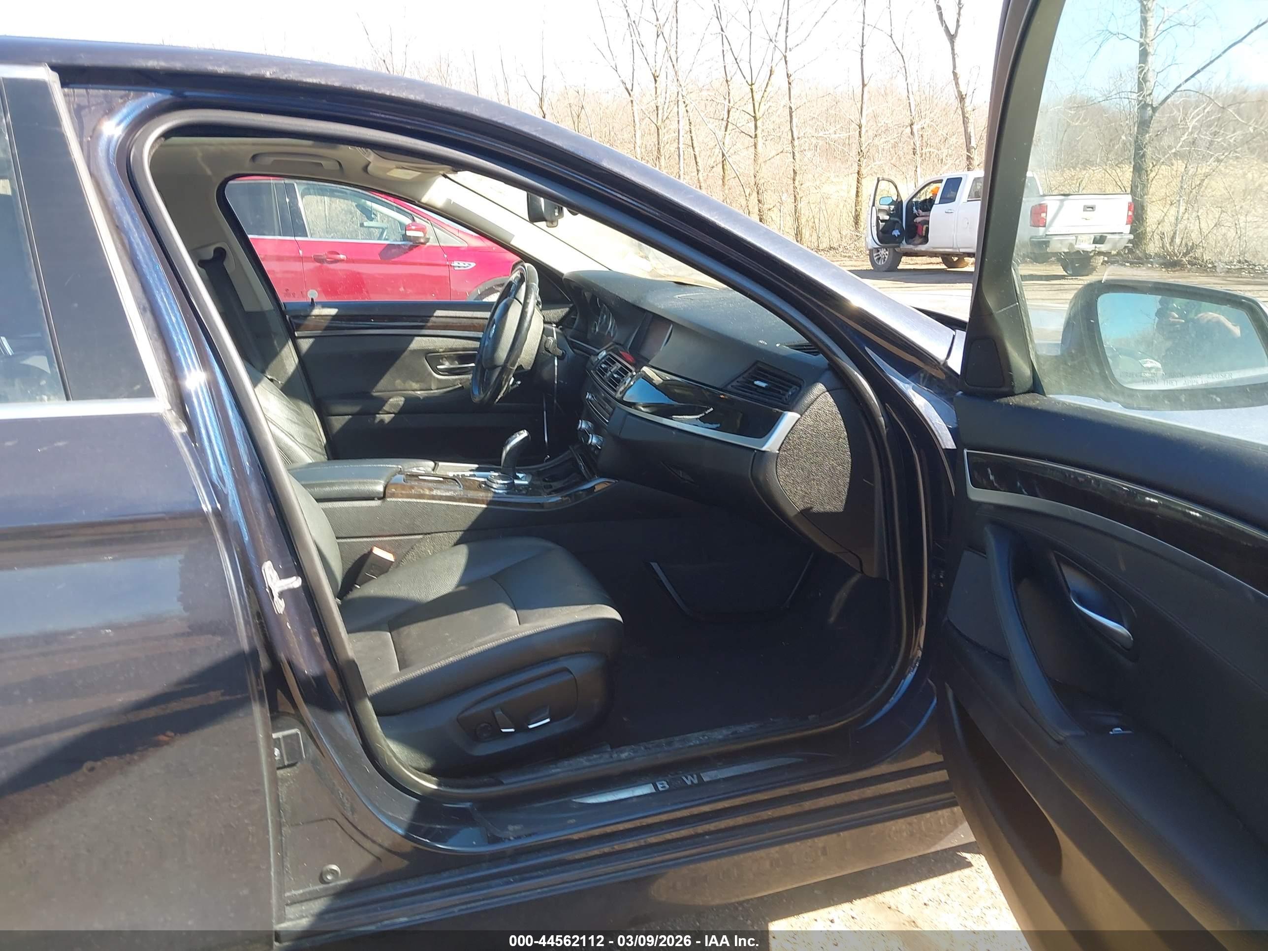 BMW 528I image 5