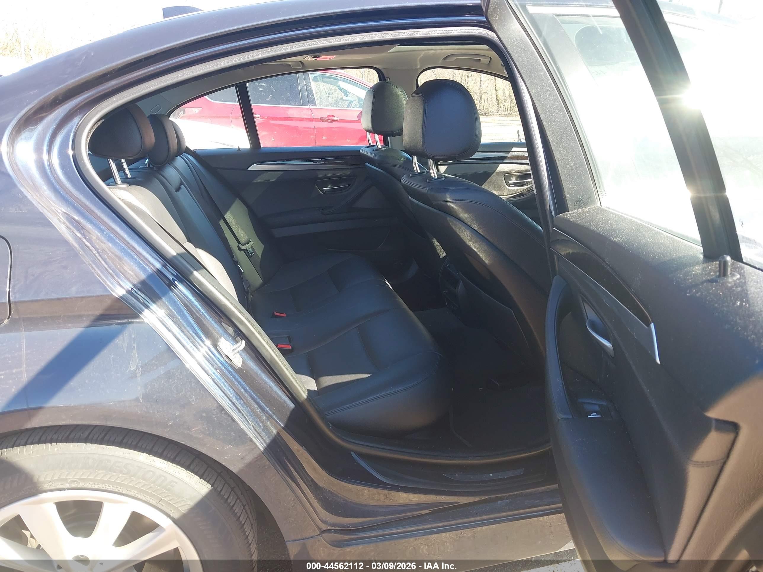 BMW 528I image 8