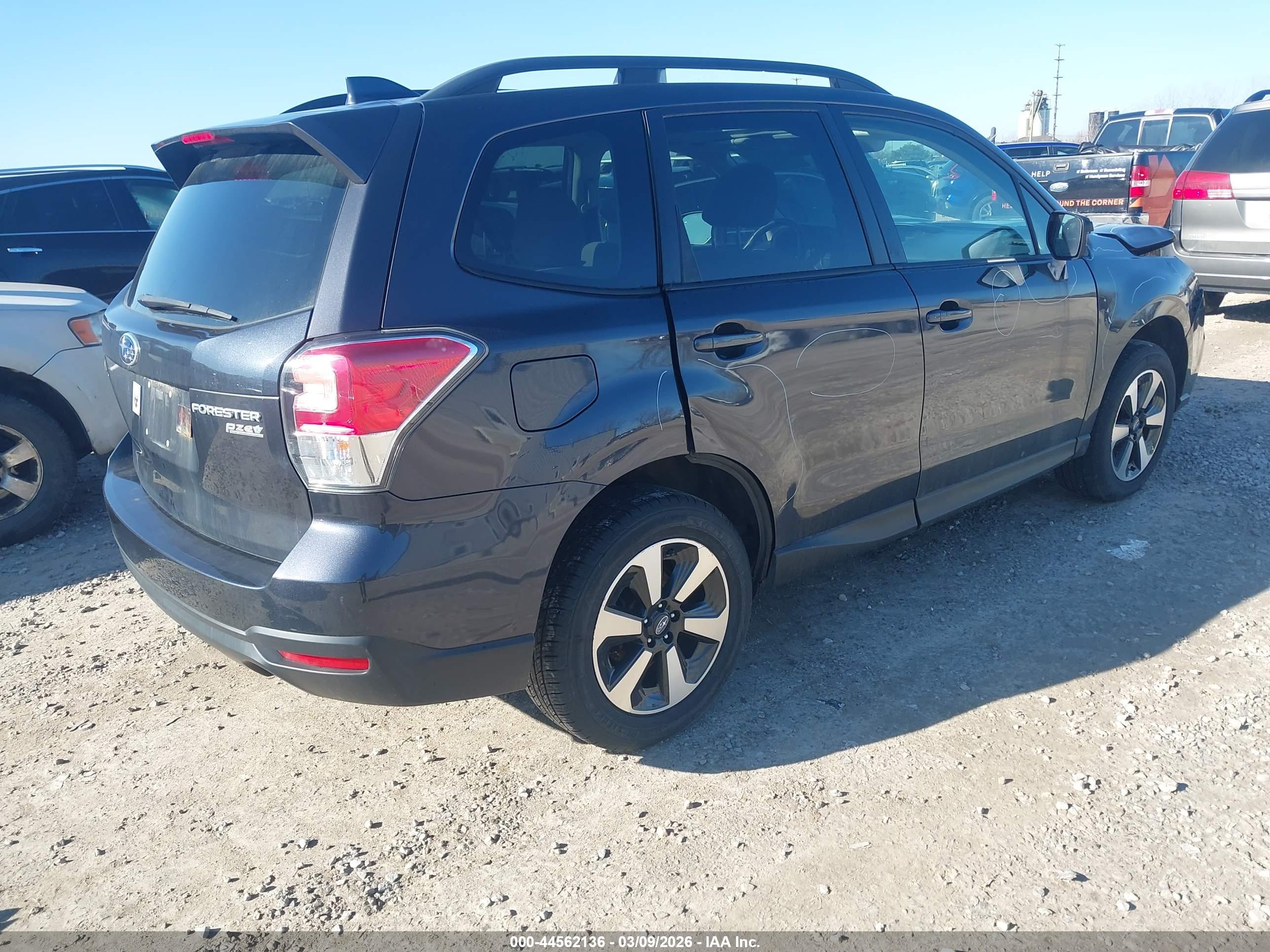 SUBARU FORESTER image 4