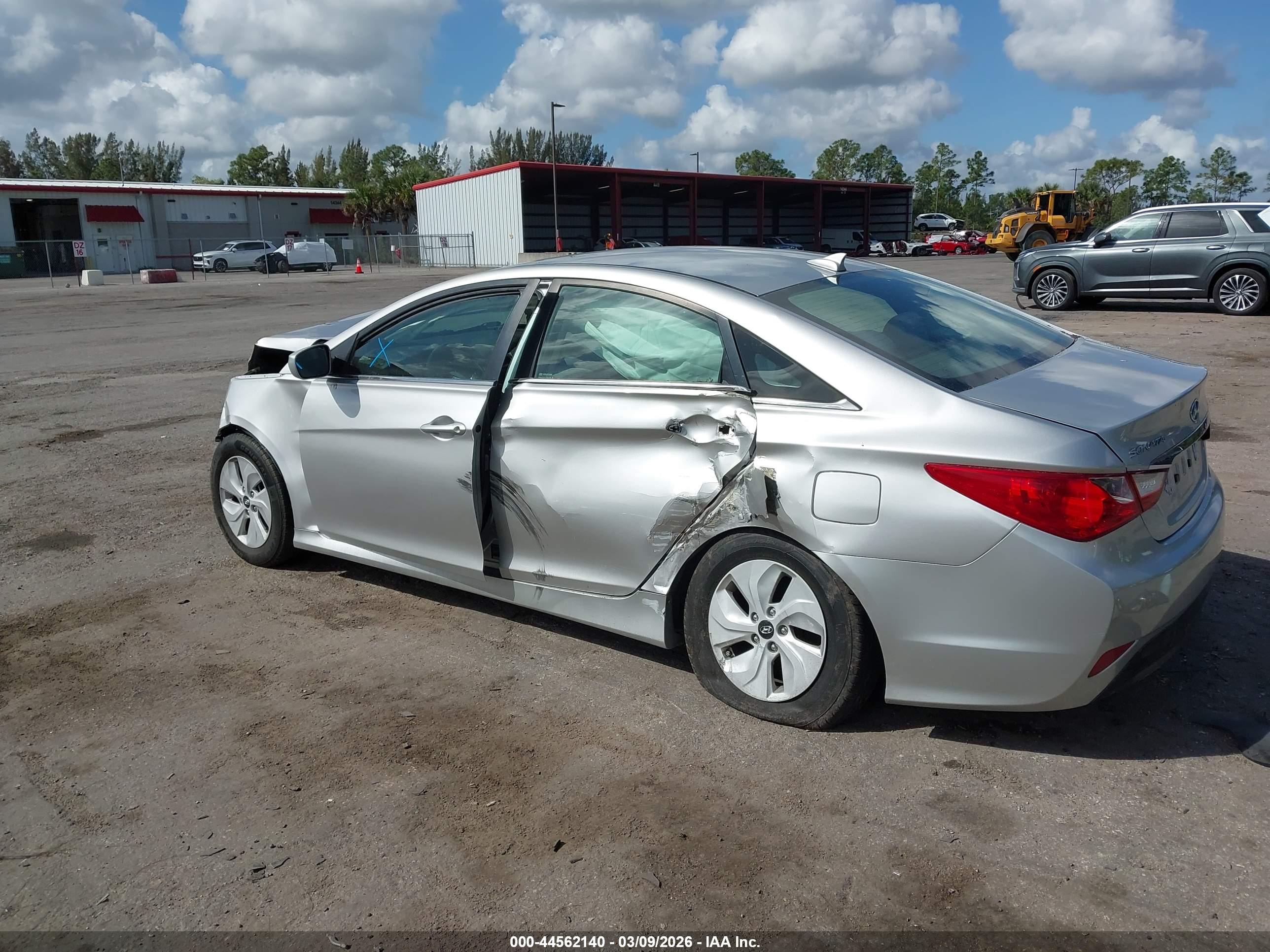 HYUNDAI SONATA image 3