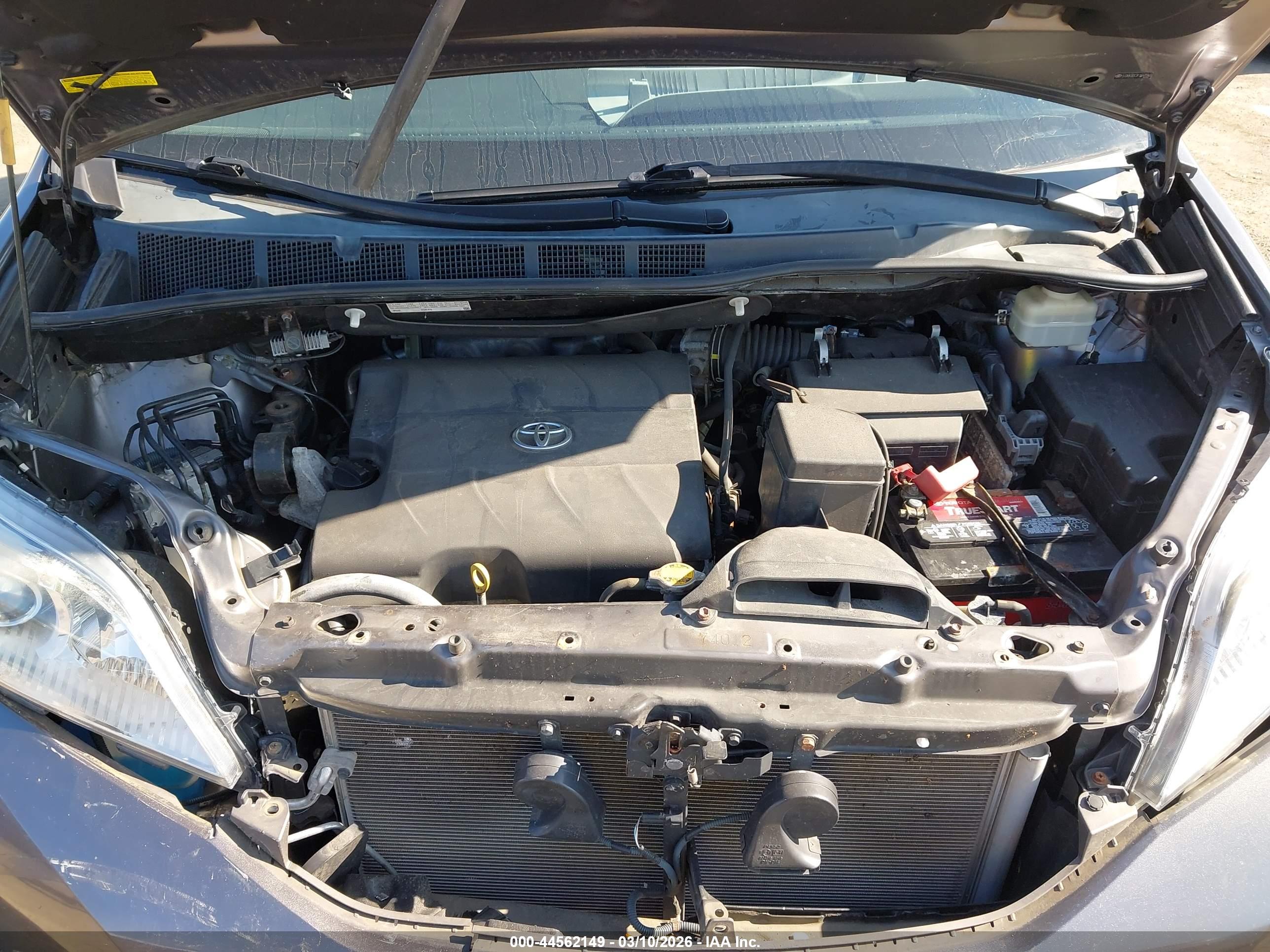 TOYOTA SIENNA image 10