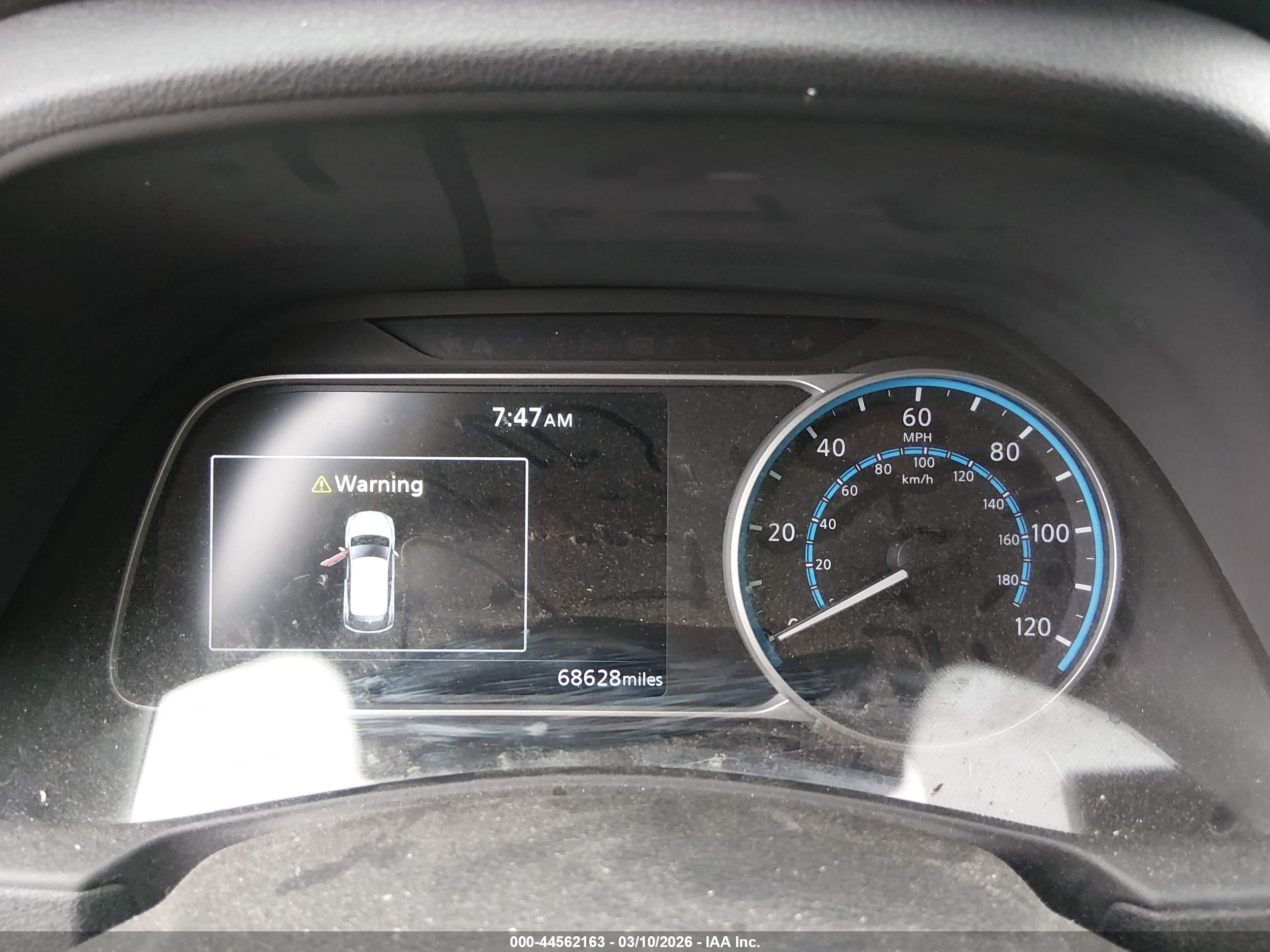 NISSAN LEAF image 7