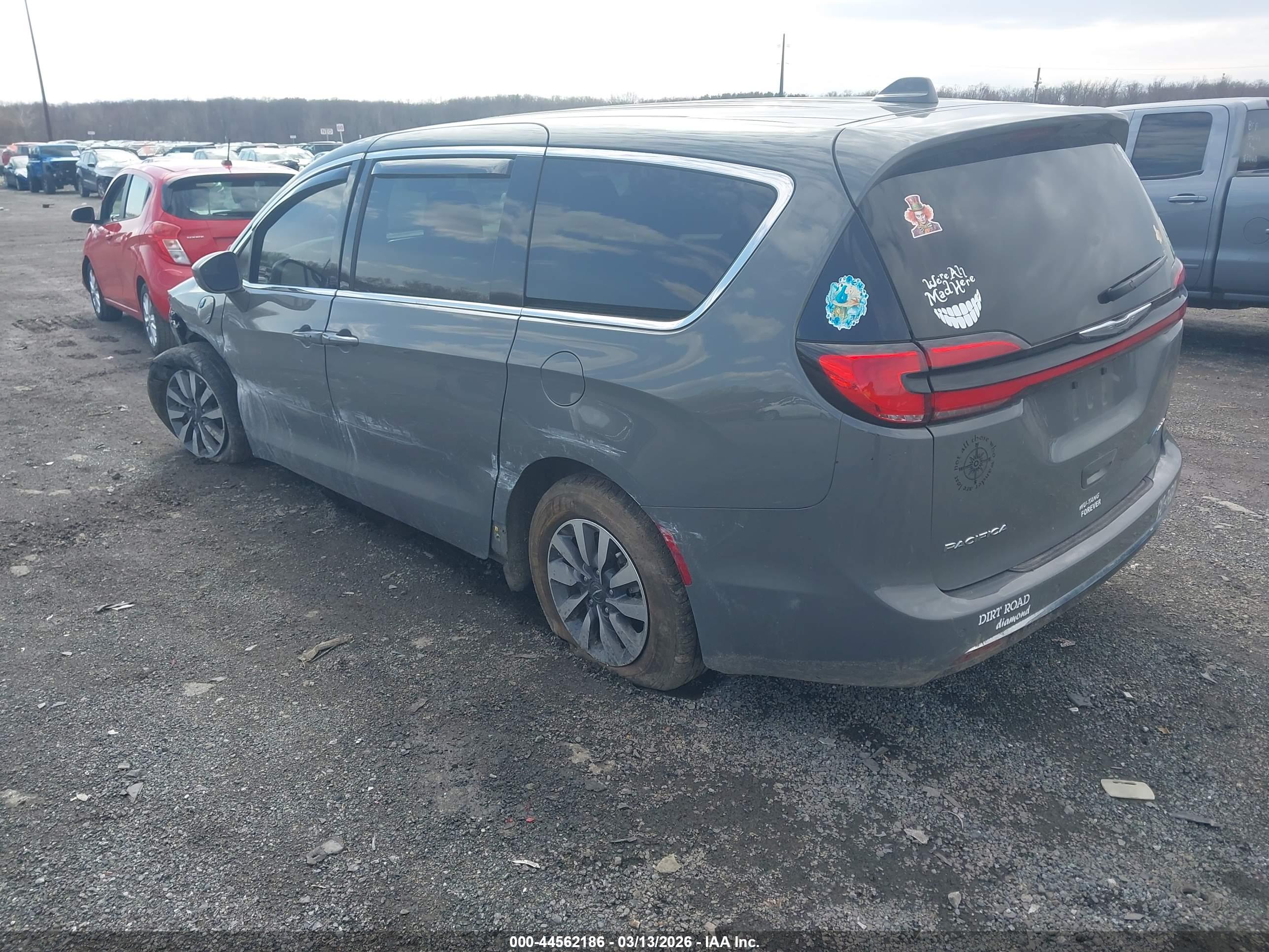 CHRYSLER PACIFICA image 3
