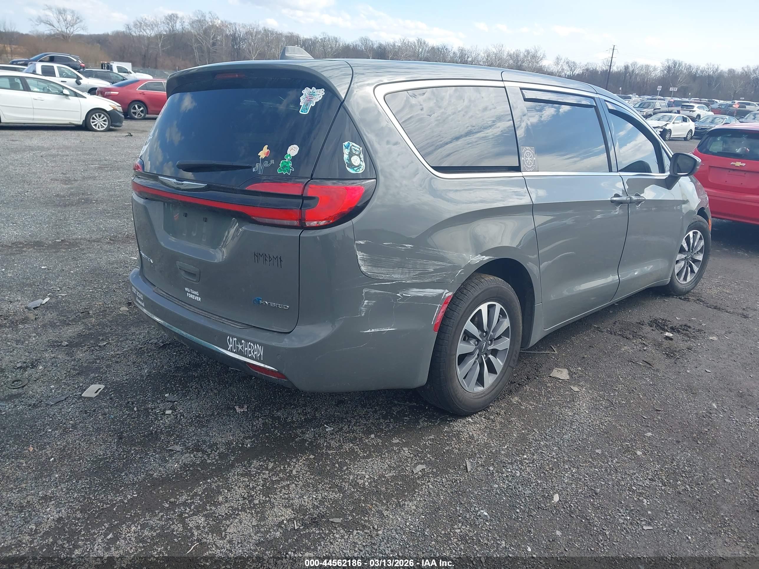 CHRYSLER PACIFICA image 4