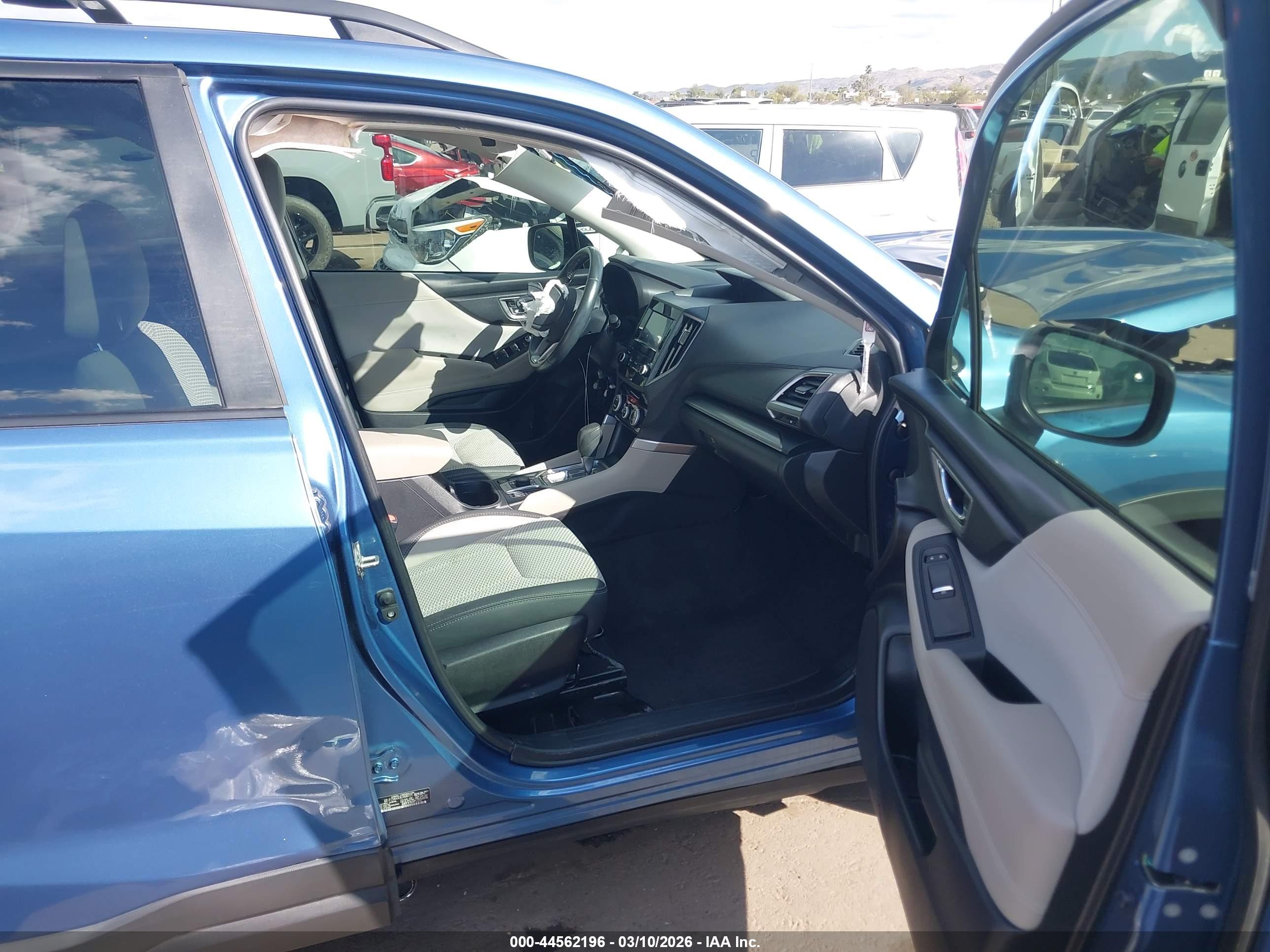SUBARU FORESTER image 5