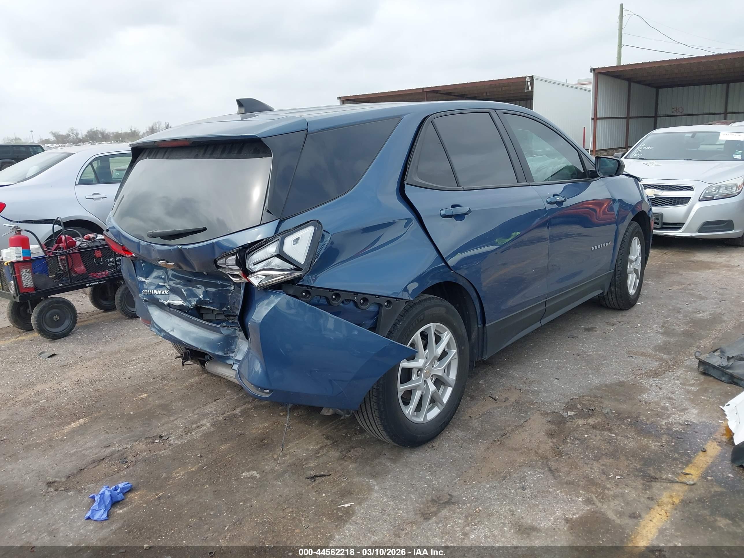 CHEVROLET EQUINOX image 4