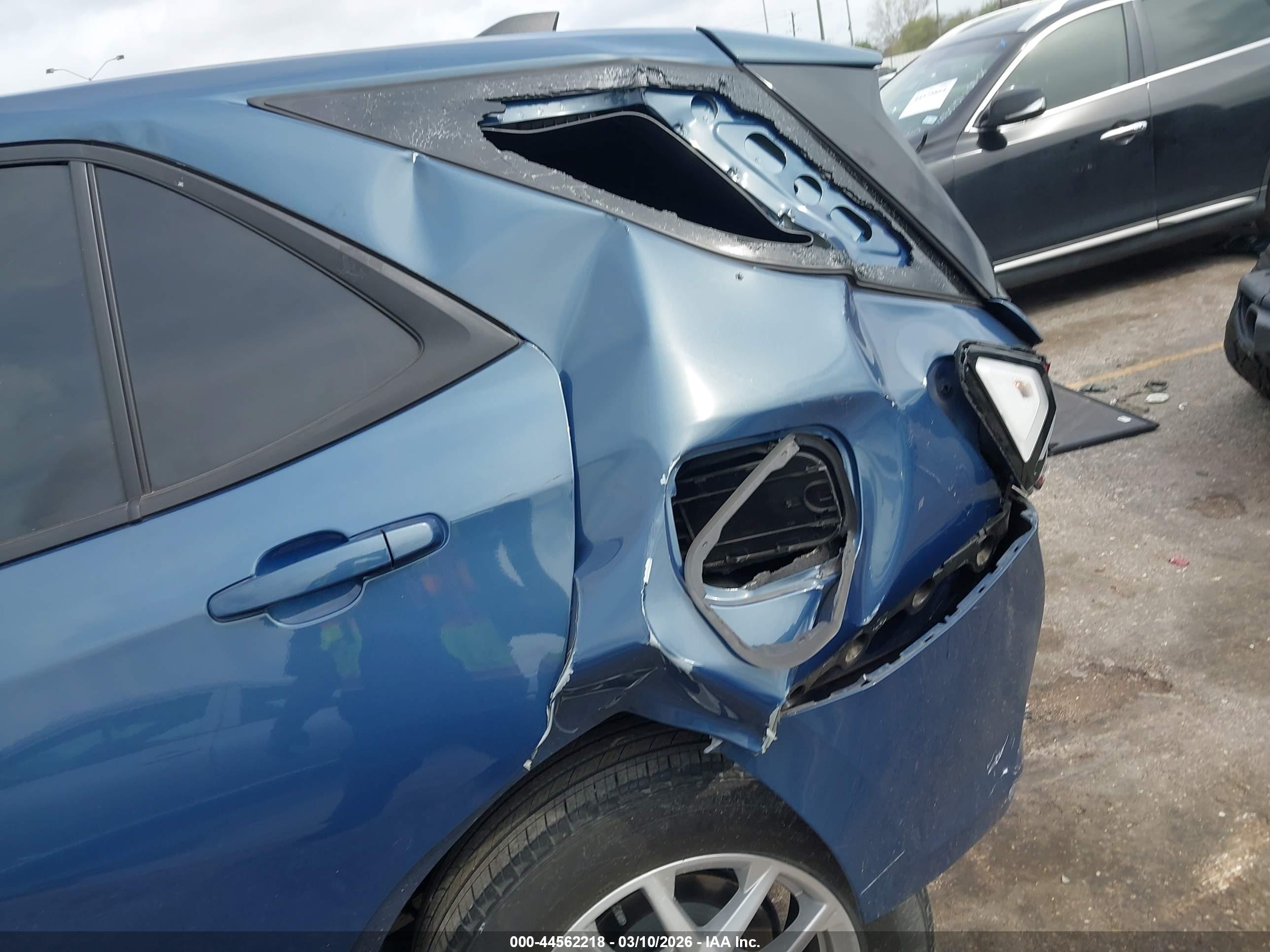 CHEVROLET EQUINOX image 6