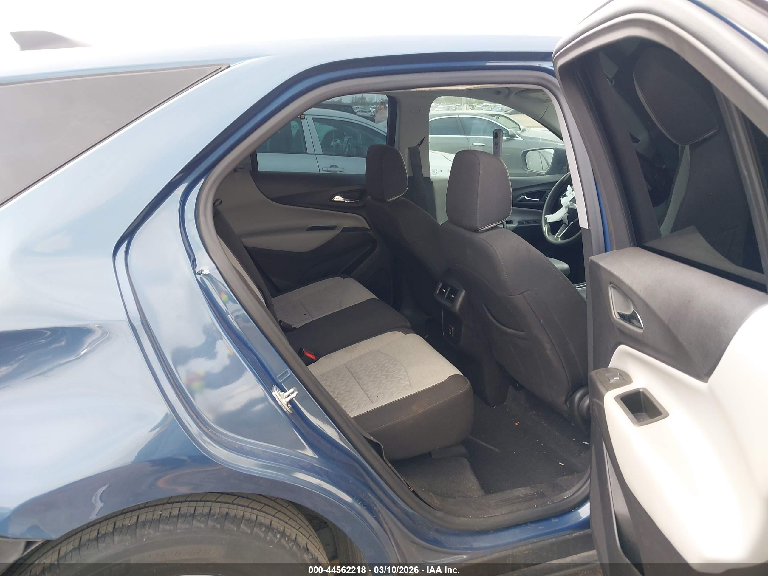 CHEVROLET EQUINOX image 8