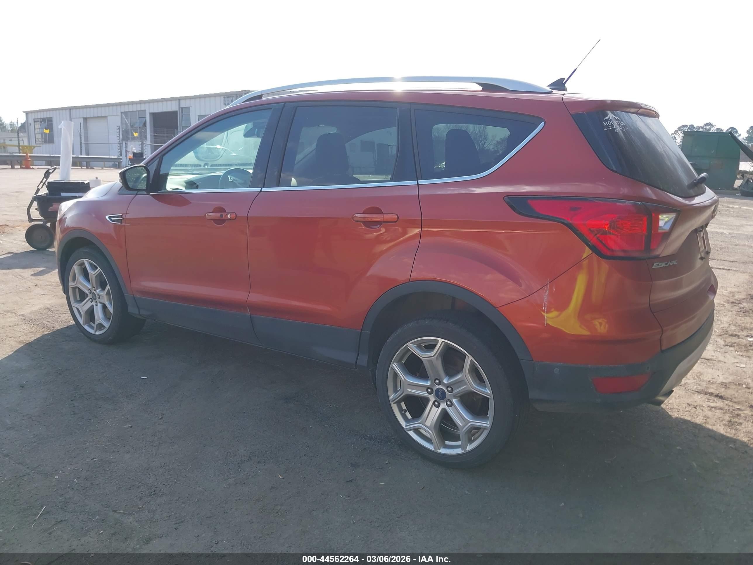 FORD ESCAPE image 3
