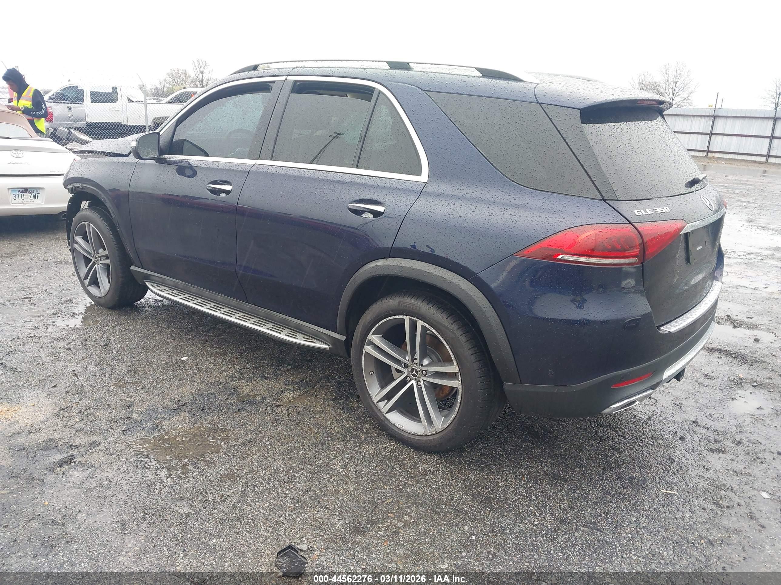 MERCEDES-BENZ GLE image 3