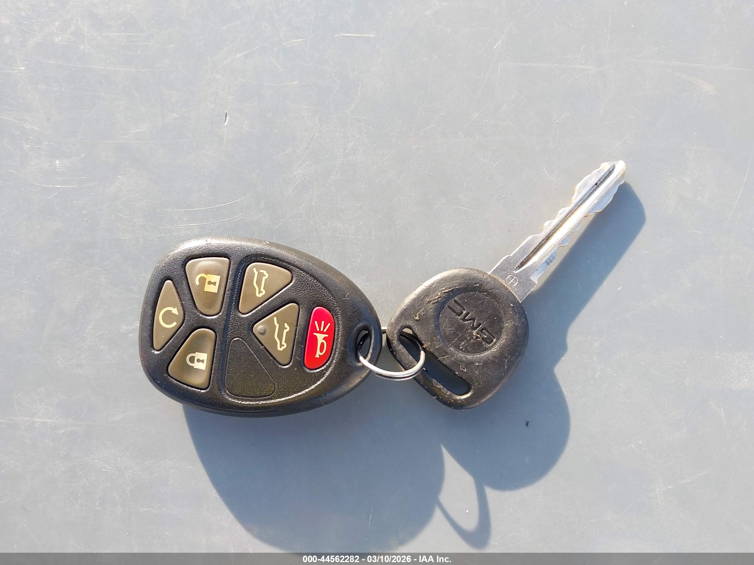 GMC YUKON image 11