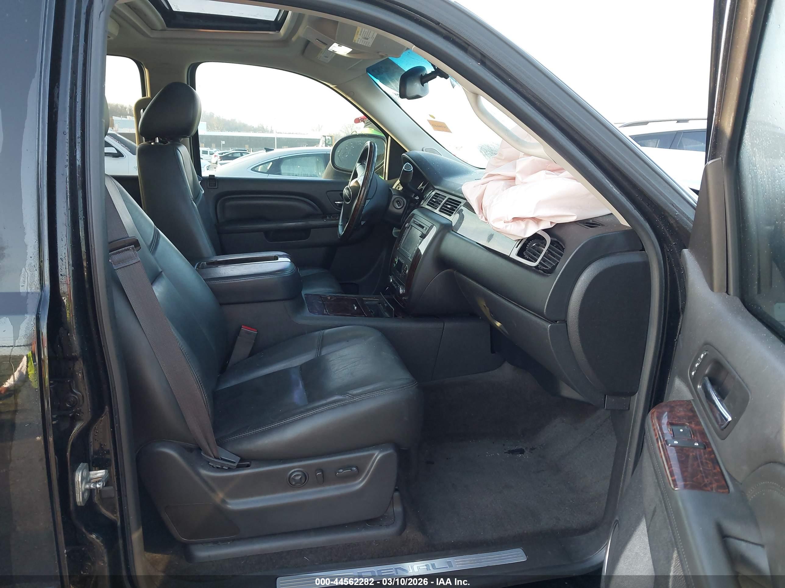 GMC YUKON image 5