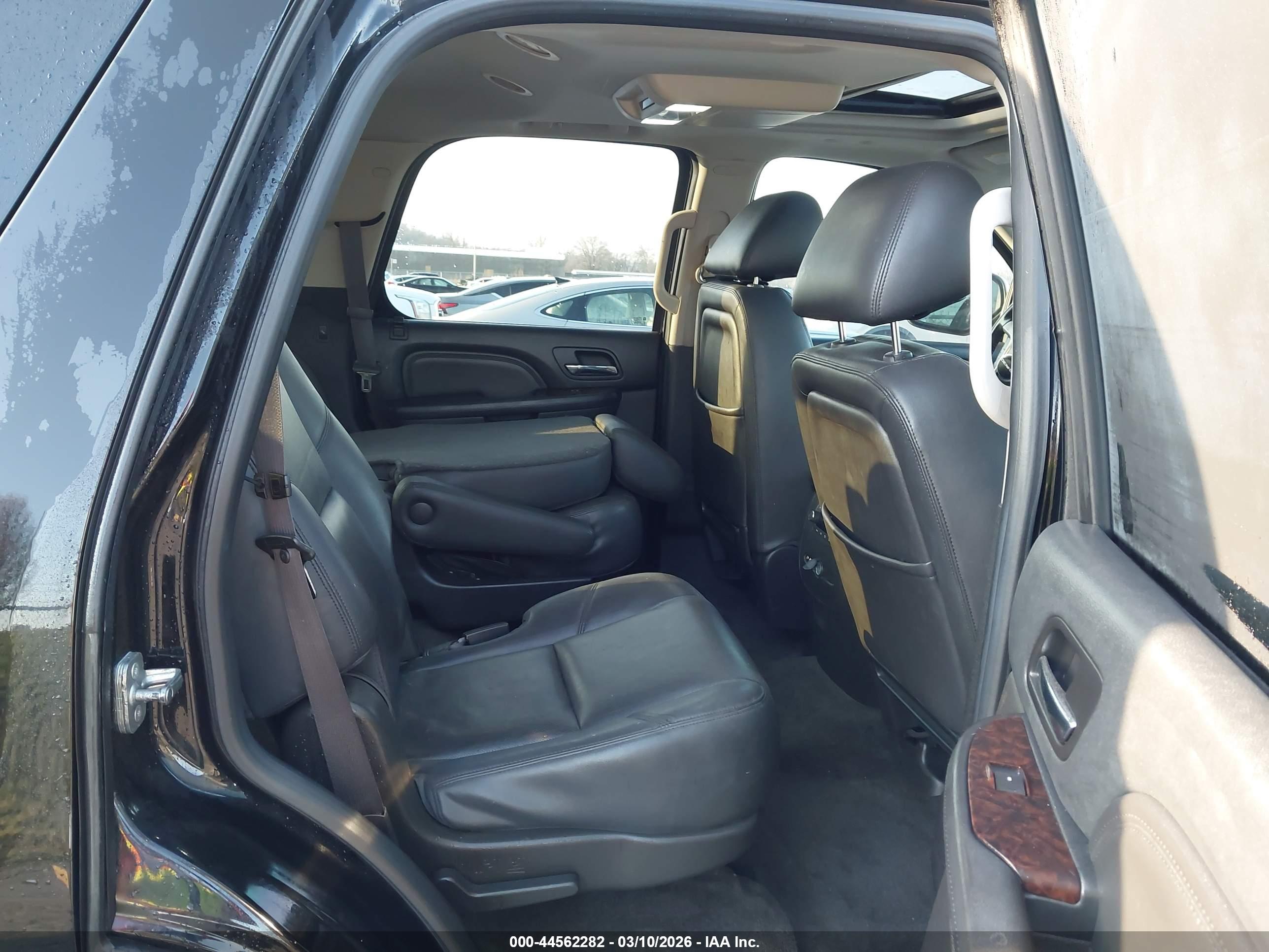 GMC YUKON image 8