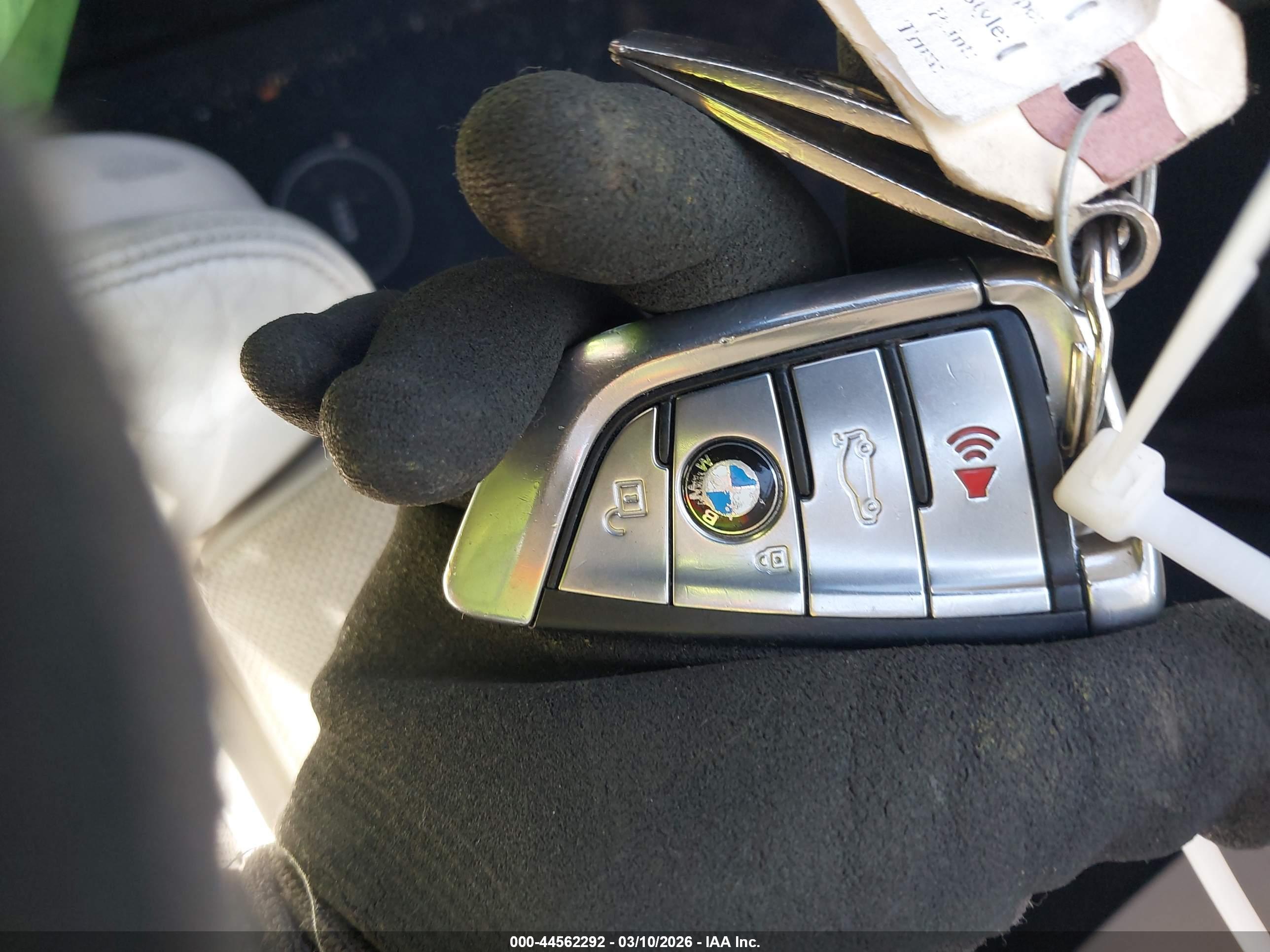 BMW 750I image 11