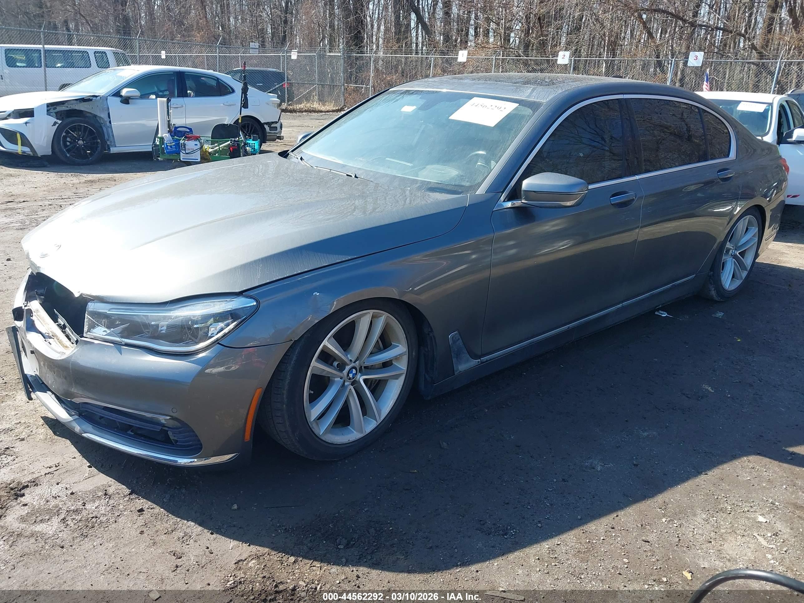 BMW 750I image 2