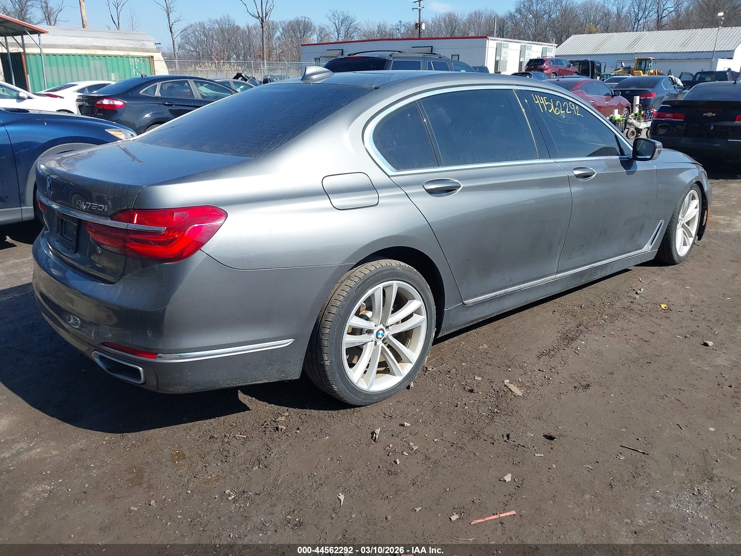 BMW 750I image 4