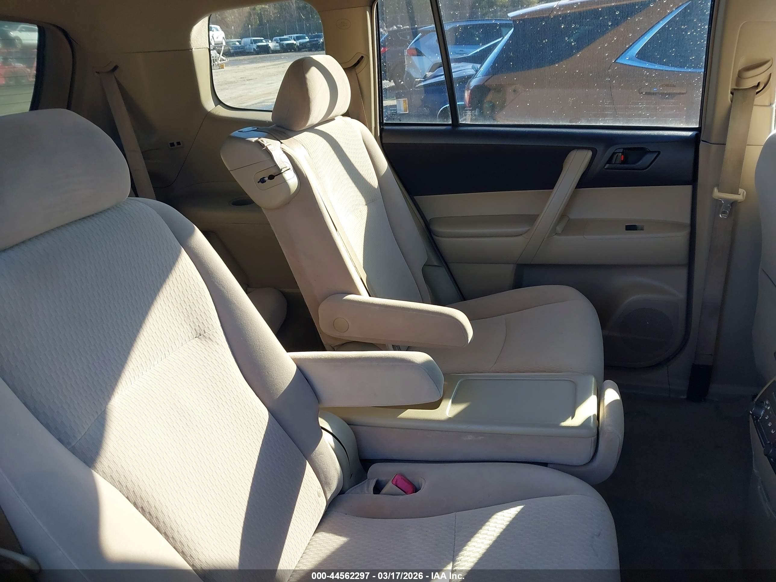 TOYOTA HIGHLANDER image 8