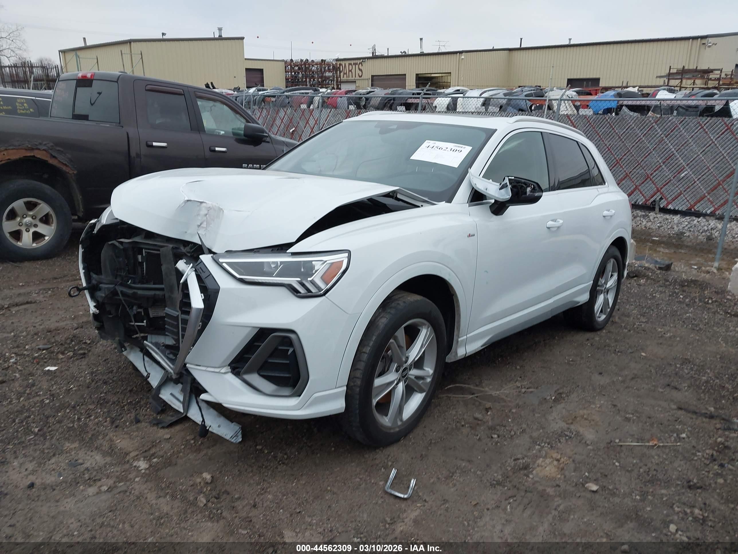 AUDI Q3 image 2