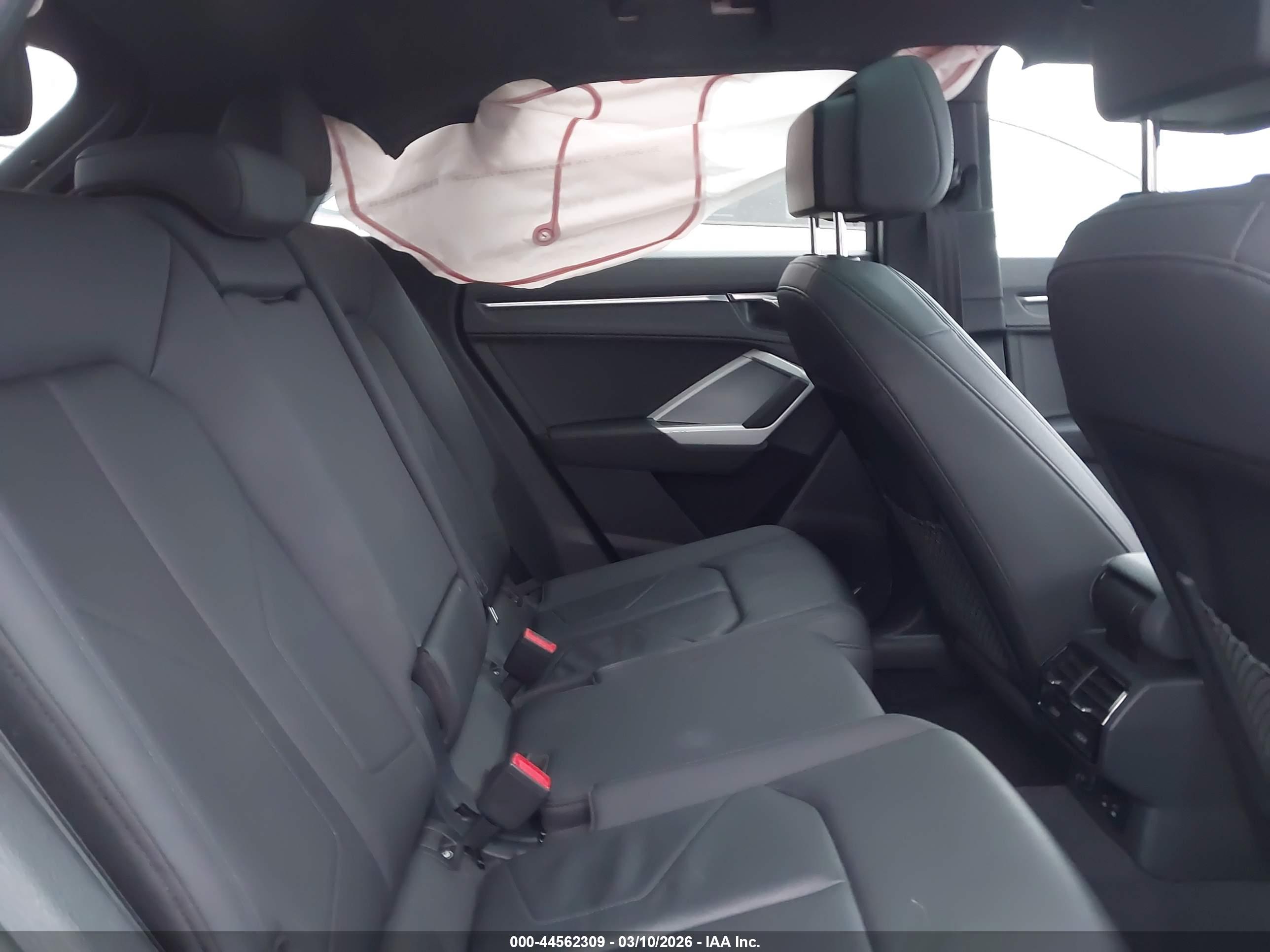 AUDI Q3 image 8