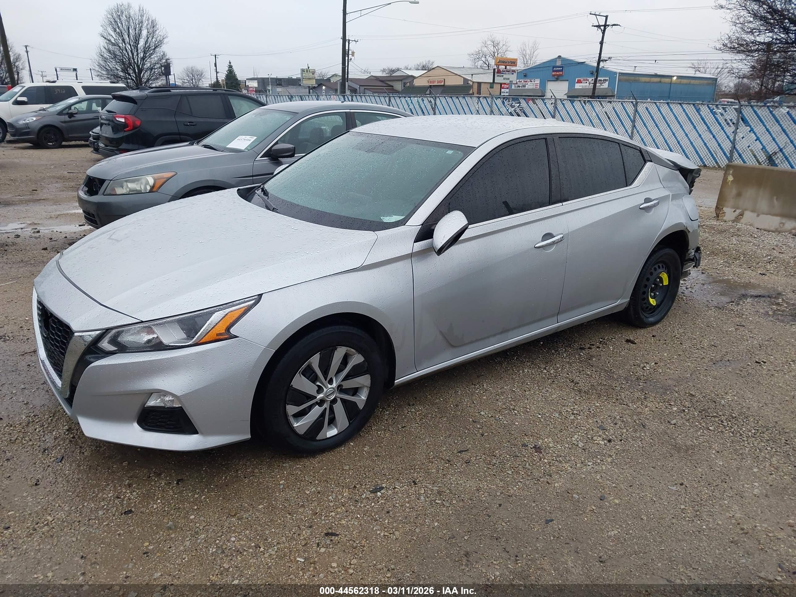 NISSAN ALTIMA image 2