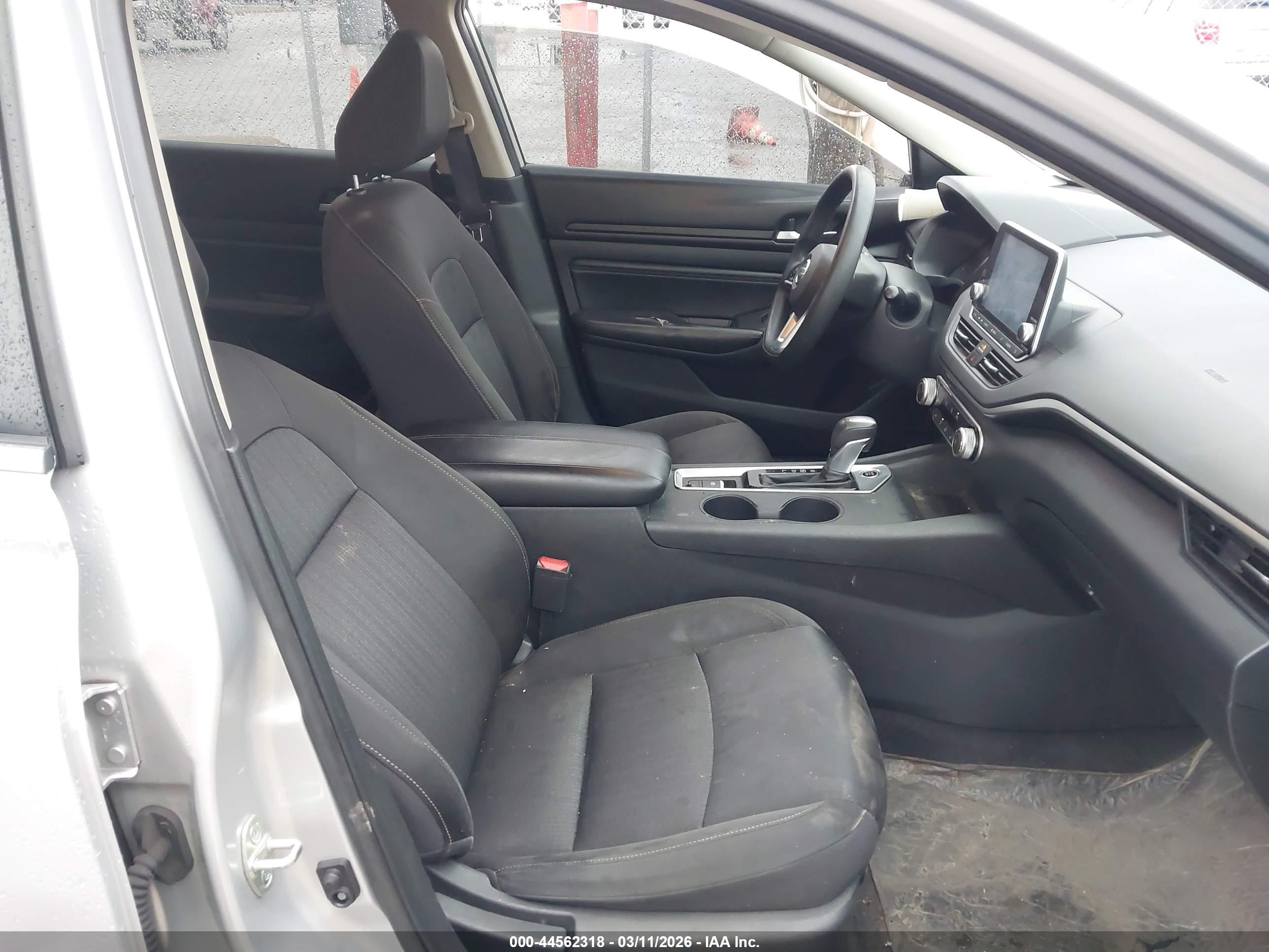 NISSAN ALTIMA image 5