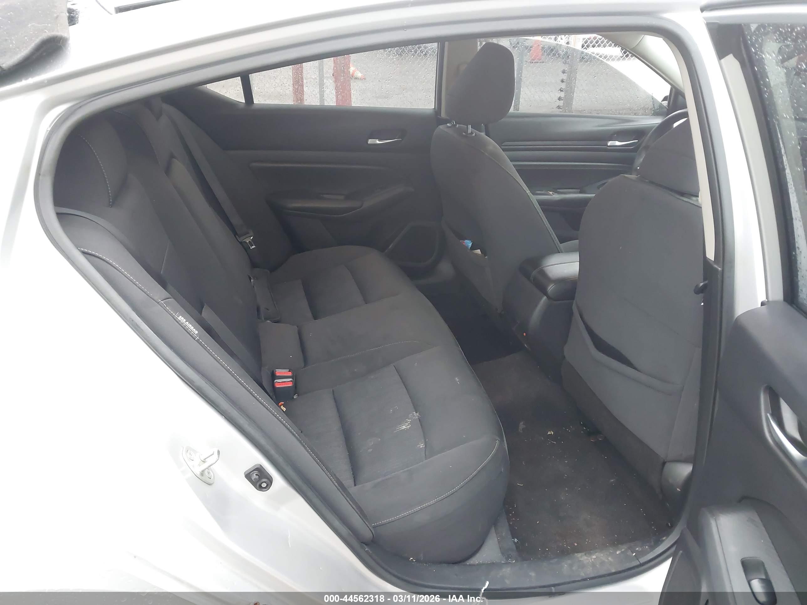 NISSAN ALTIMA image 8