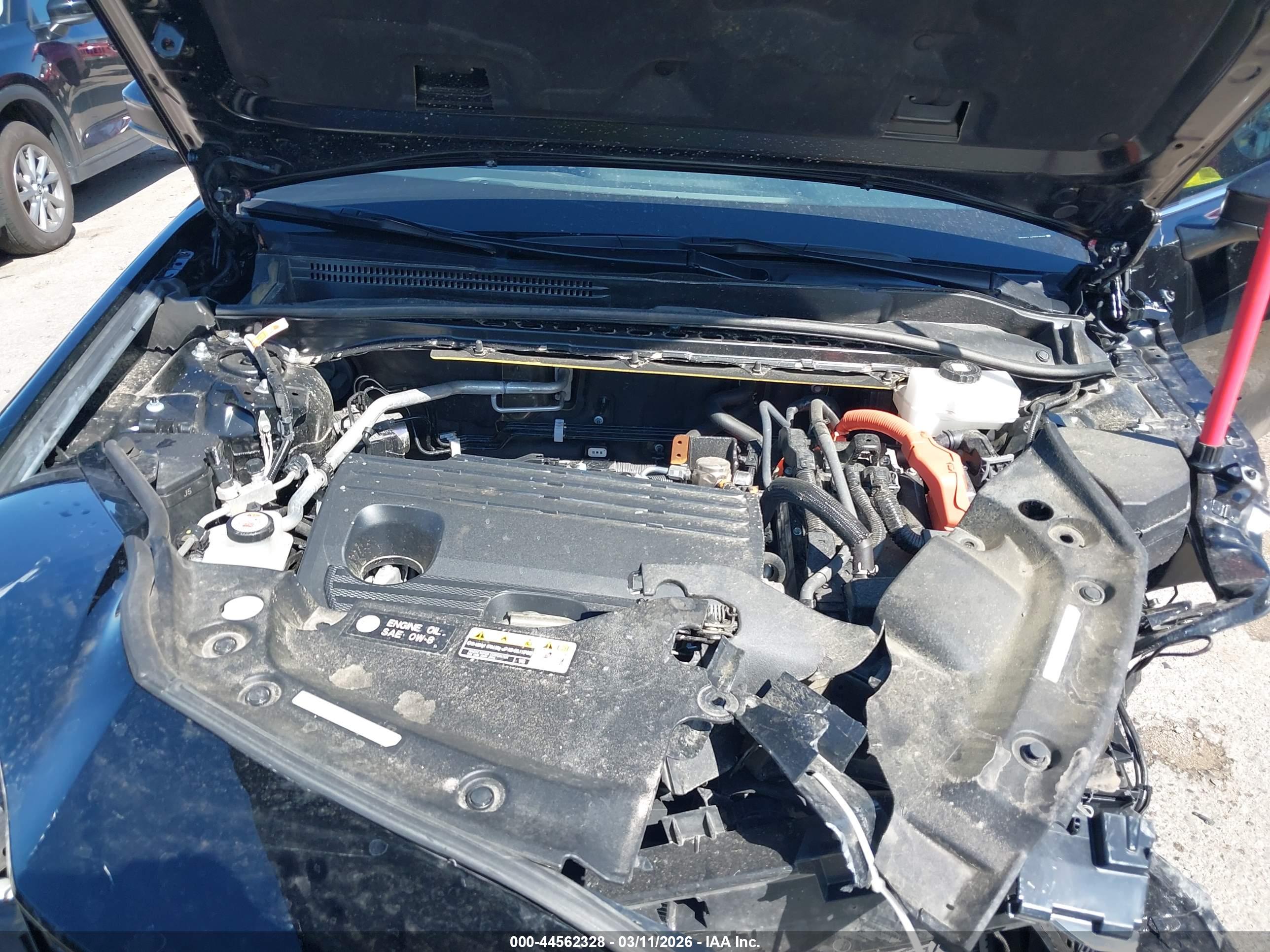 TOYOTA CROWN image 10