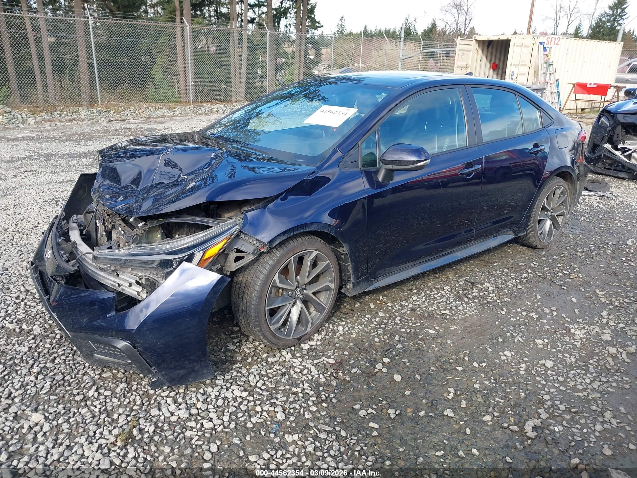 TOYOTA COROLLA image 2