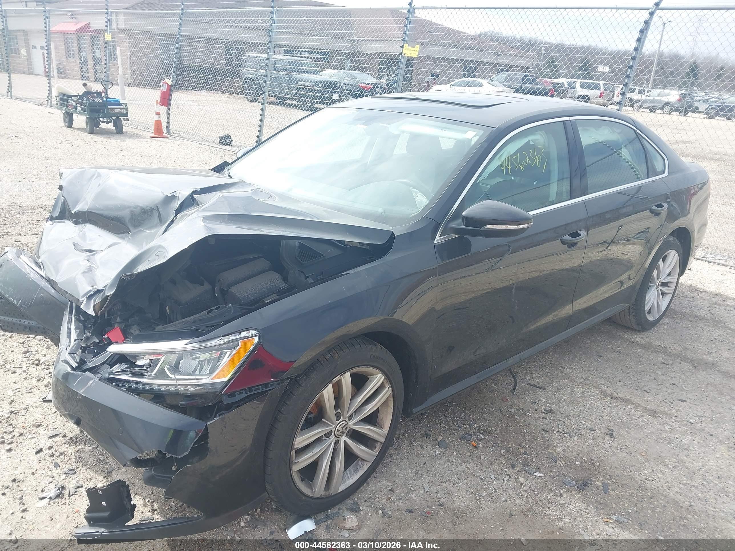VOLKSWAGEN PASSAT image 2