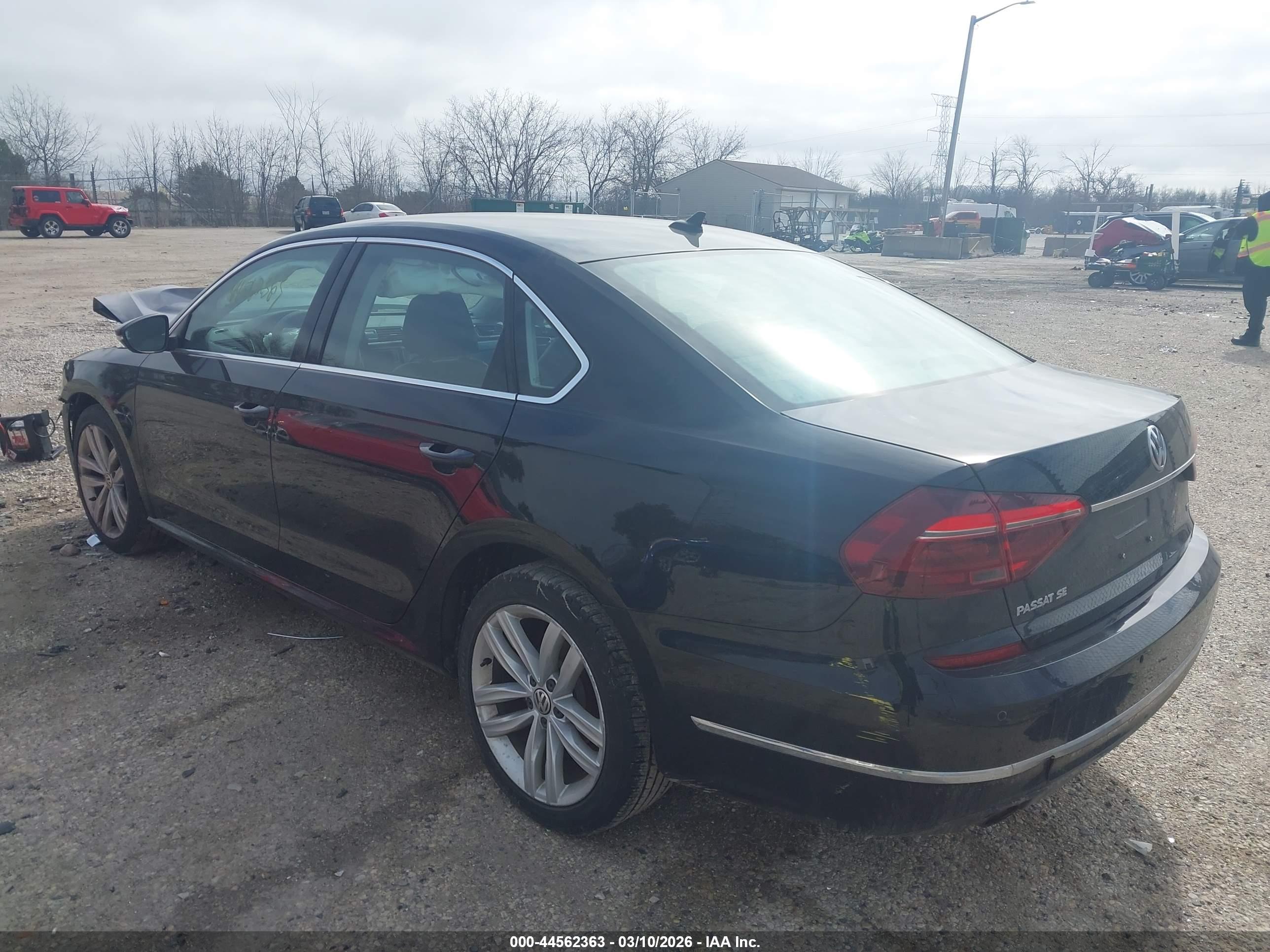 VOLKSWAGEN PASSAT image 3