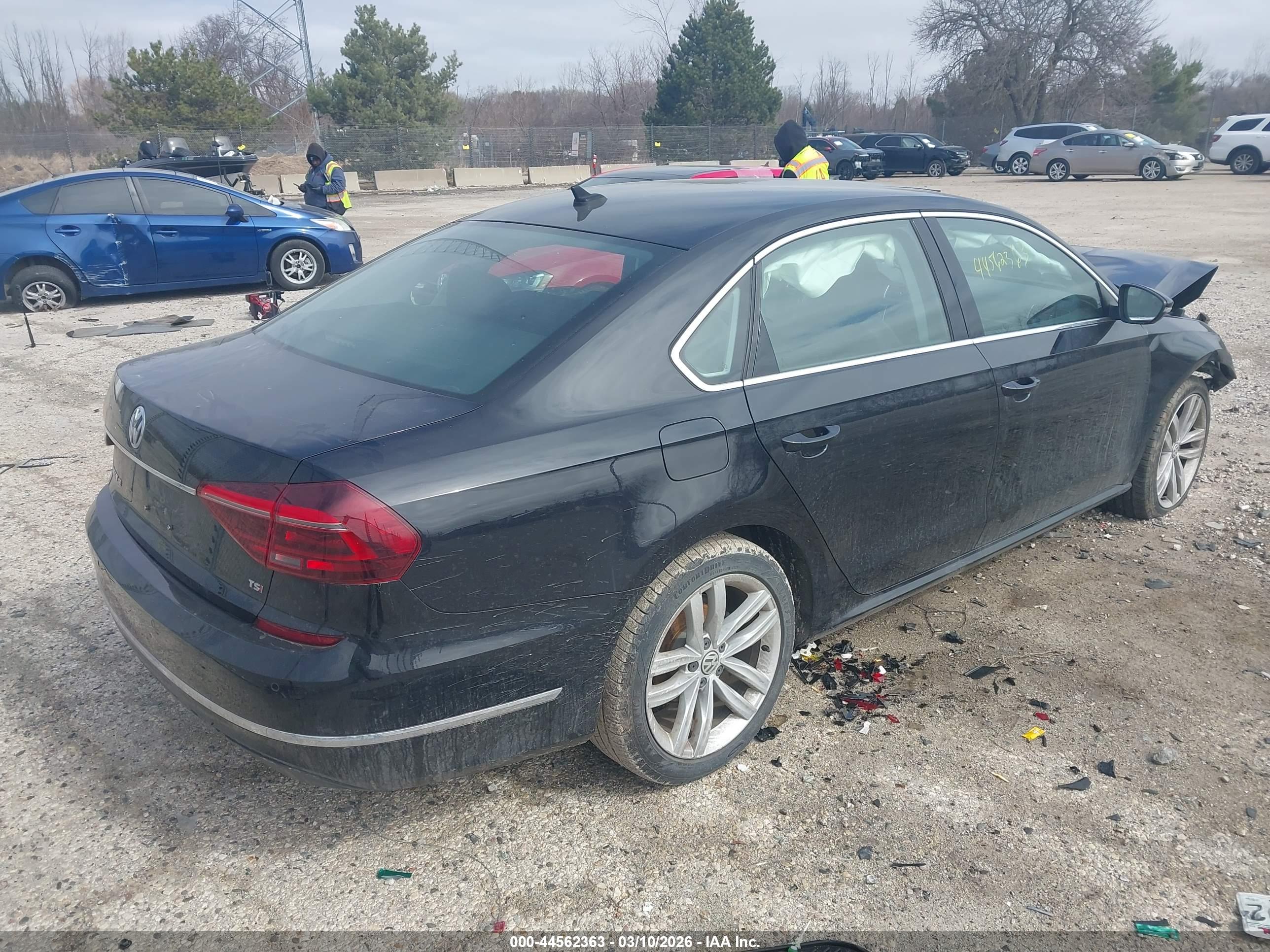 VOLKSWAGEN PASSAT image 4