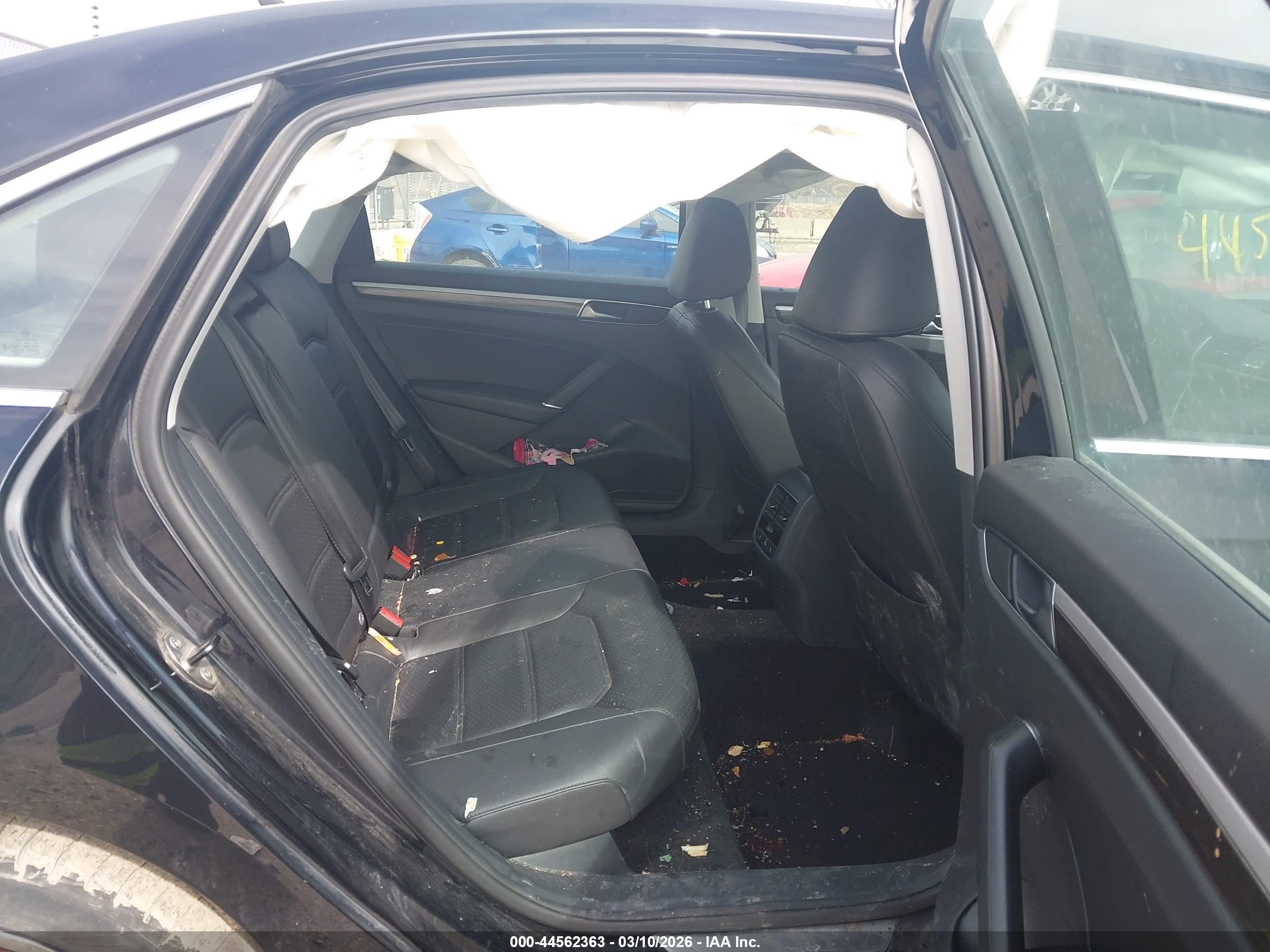 VOLKSWAGEN PASSAT image 8