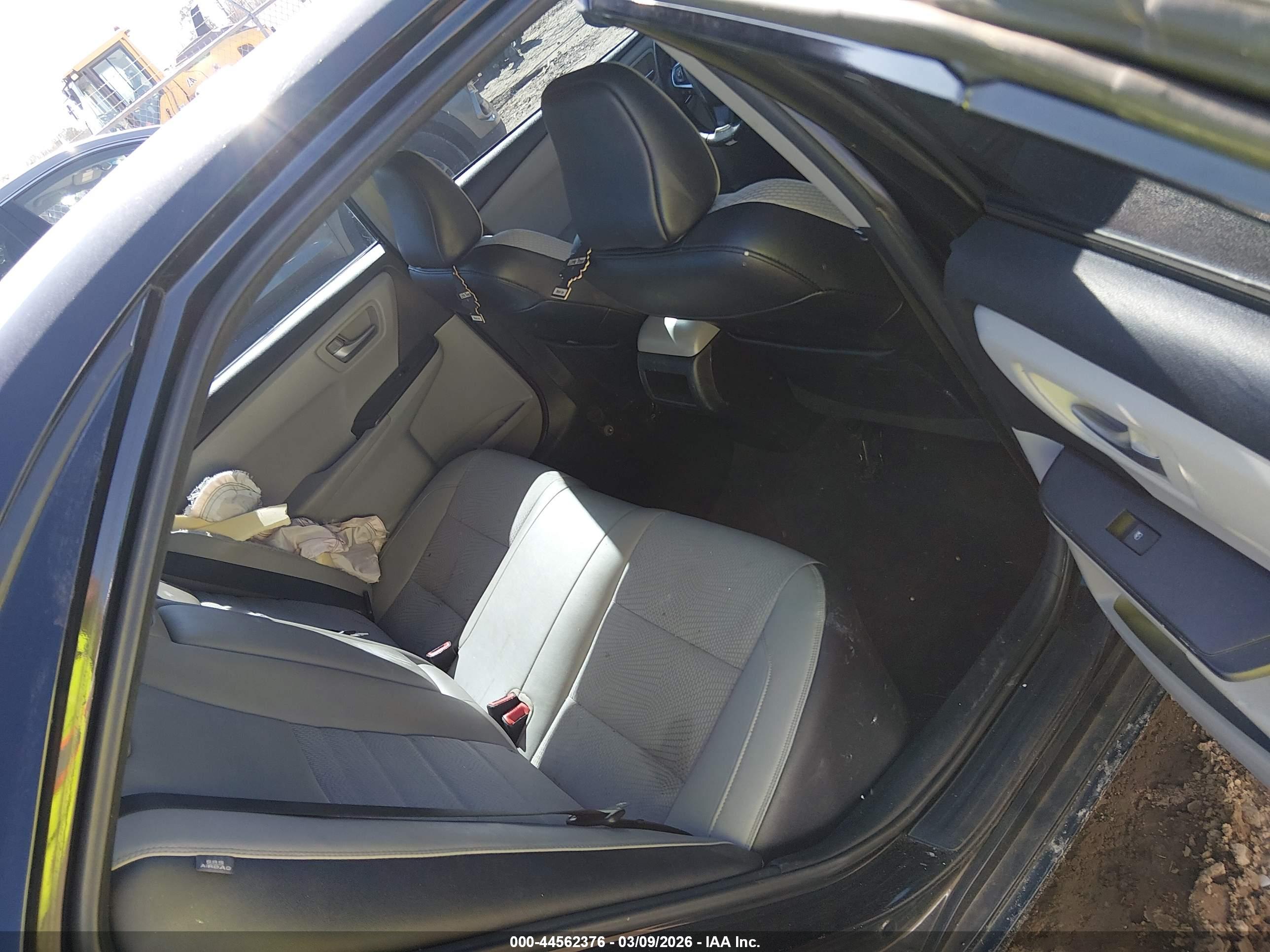 TOYOTA CAMRY image 8