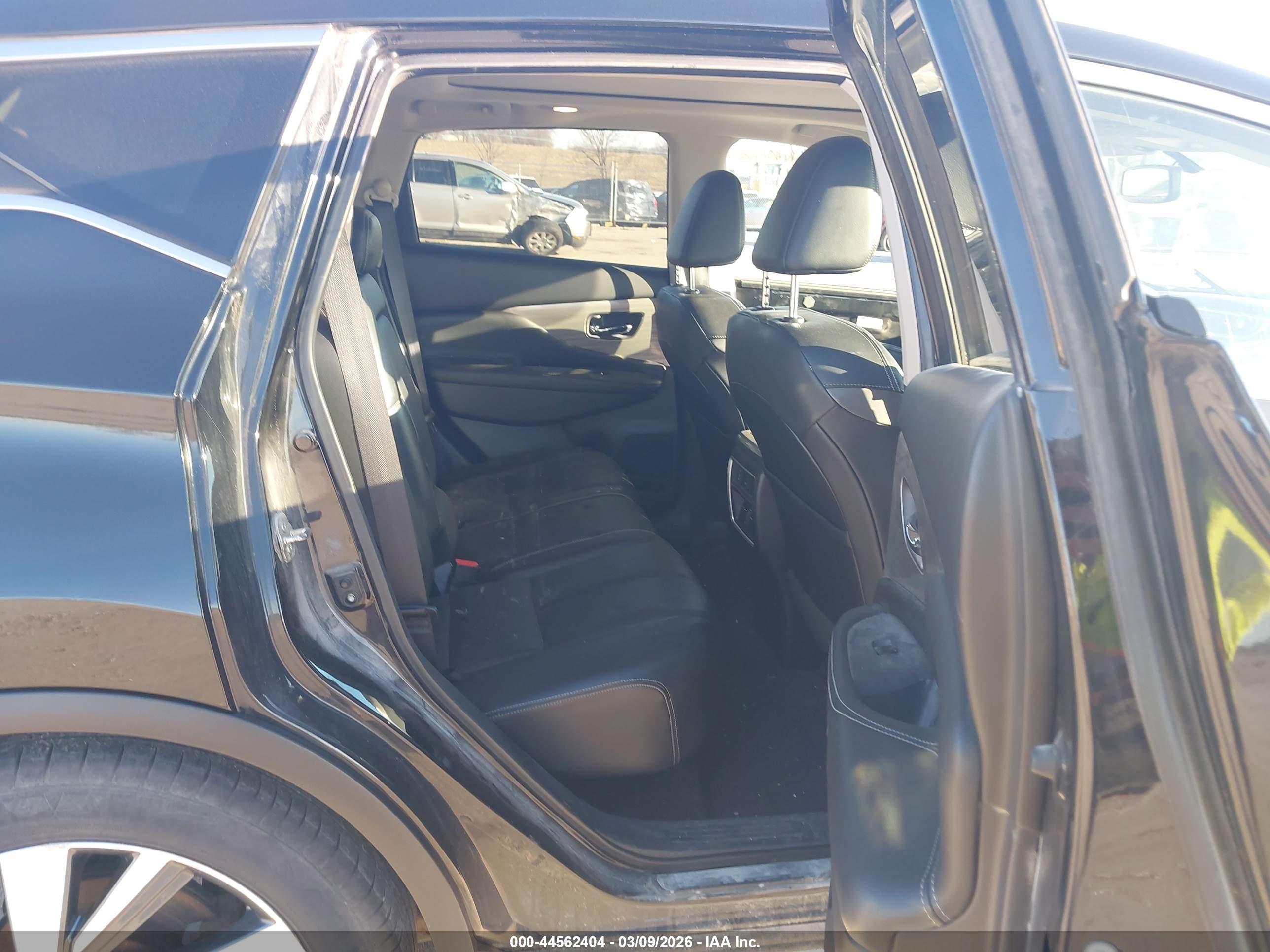 NISSAN MURANO image 8