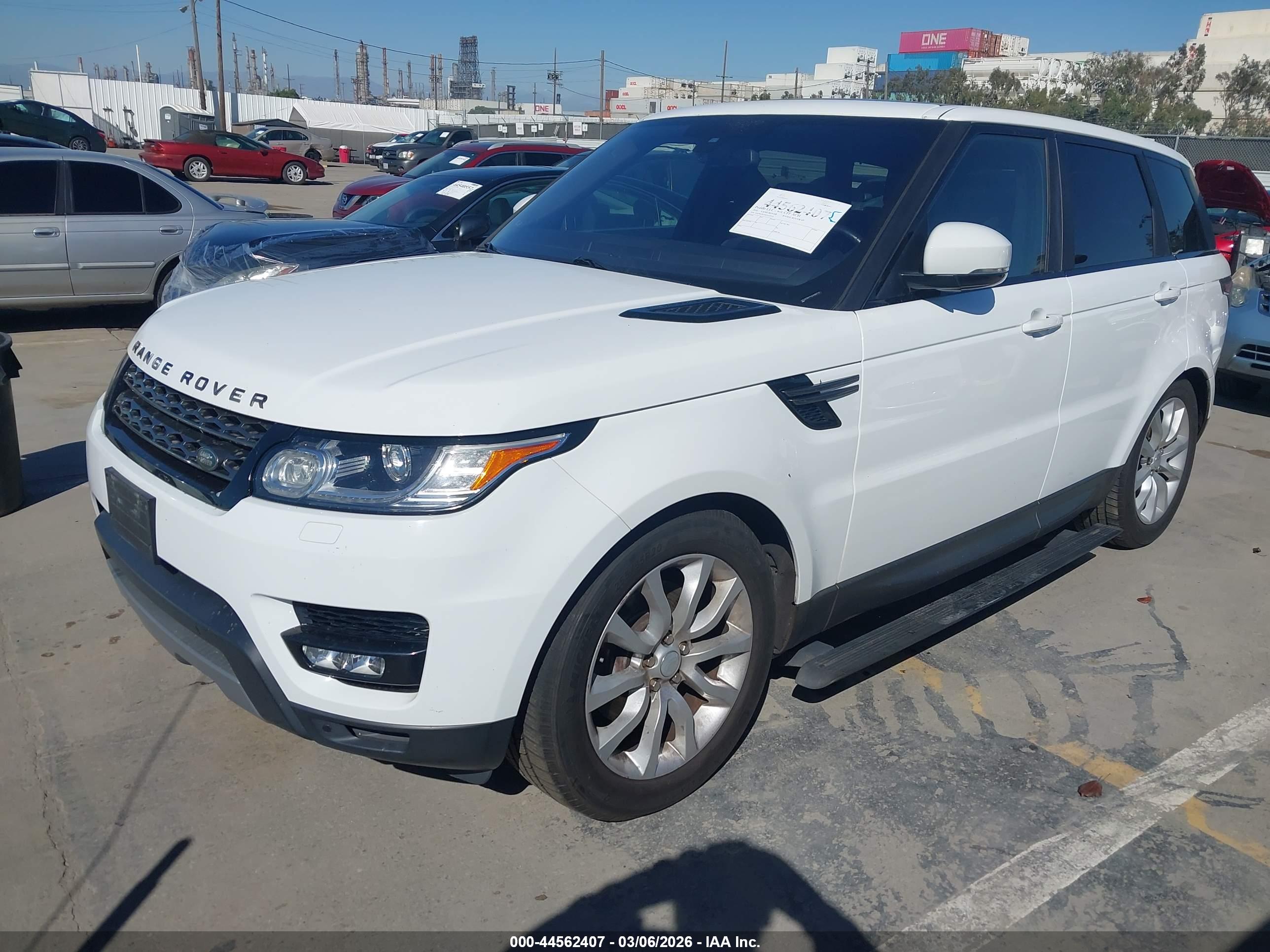 LAND ROVER image 2
