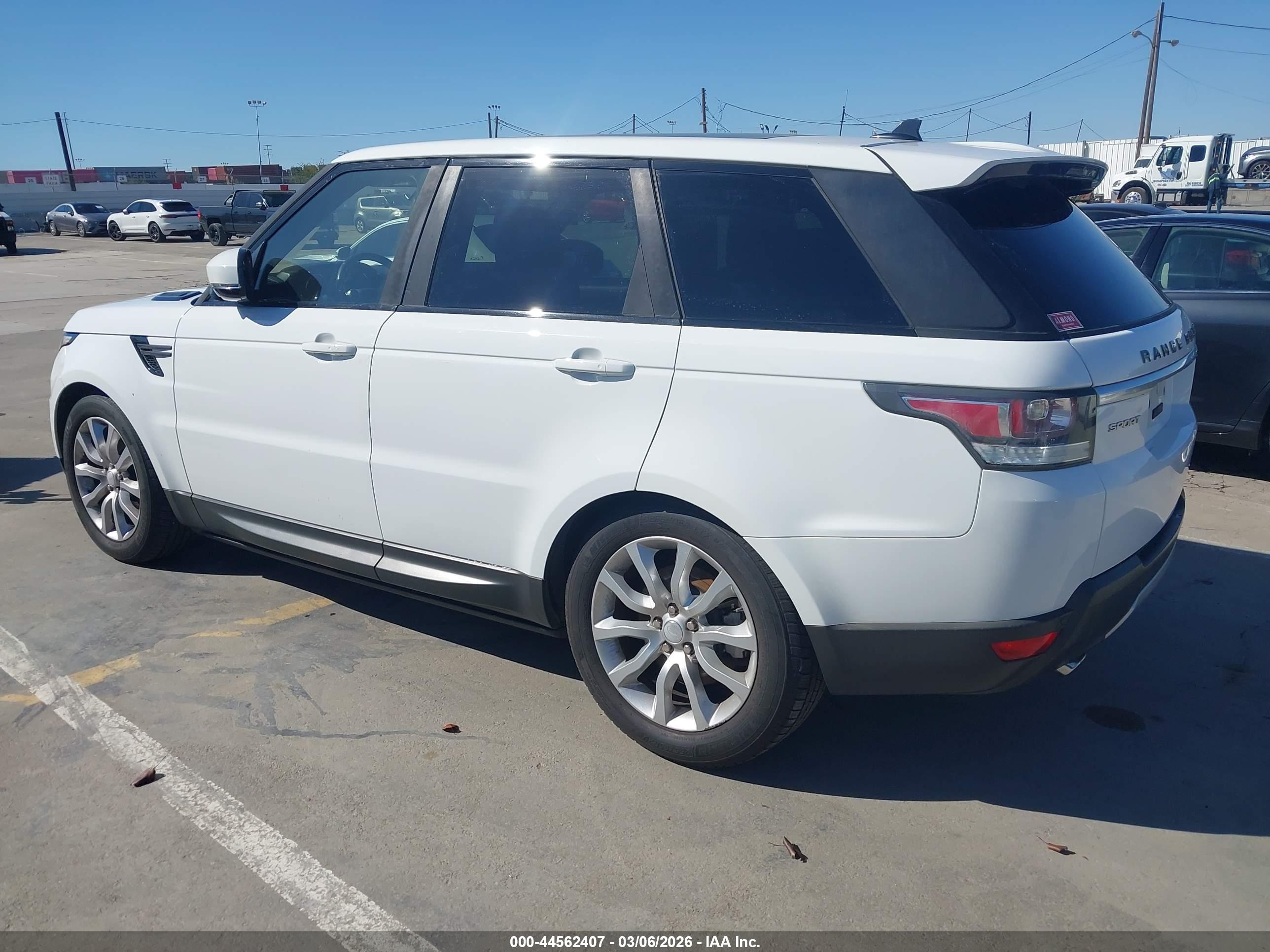 LAND ROVER image 3