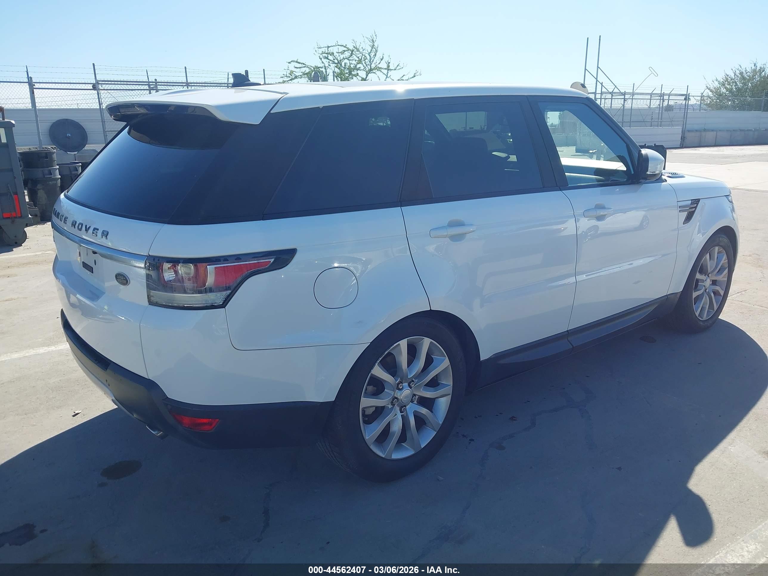 LAND ROVER image 4