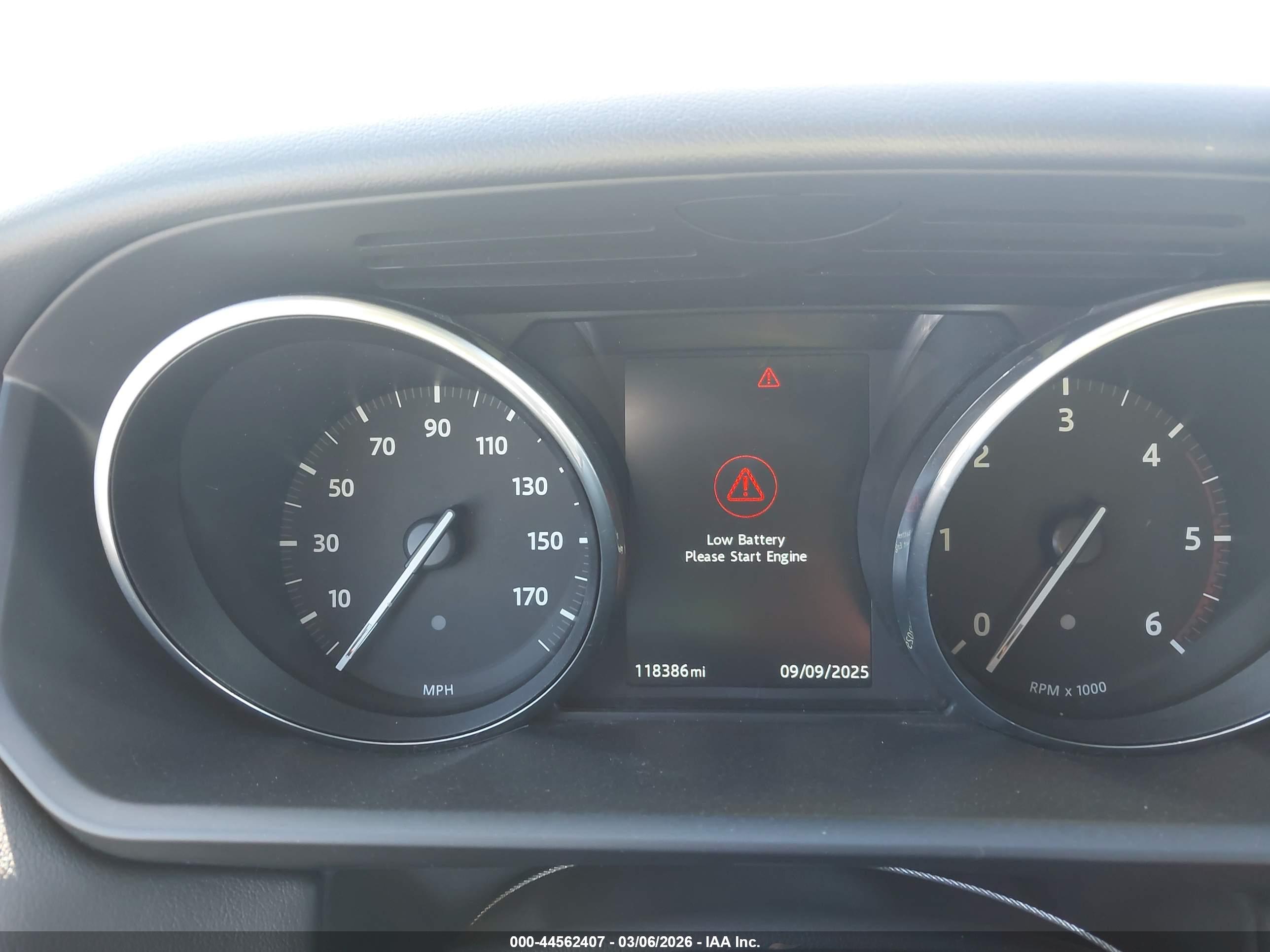 LAND ROVER image 7