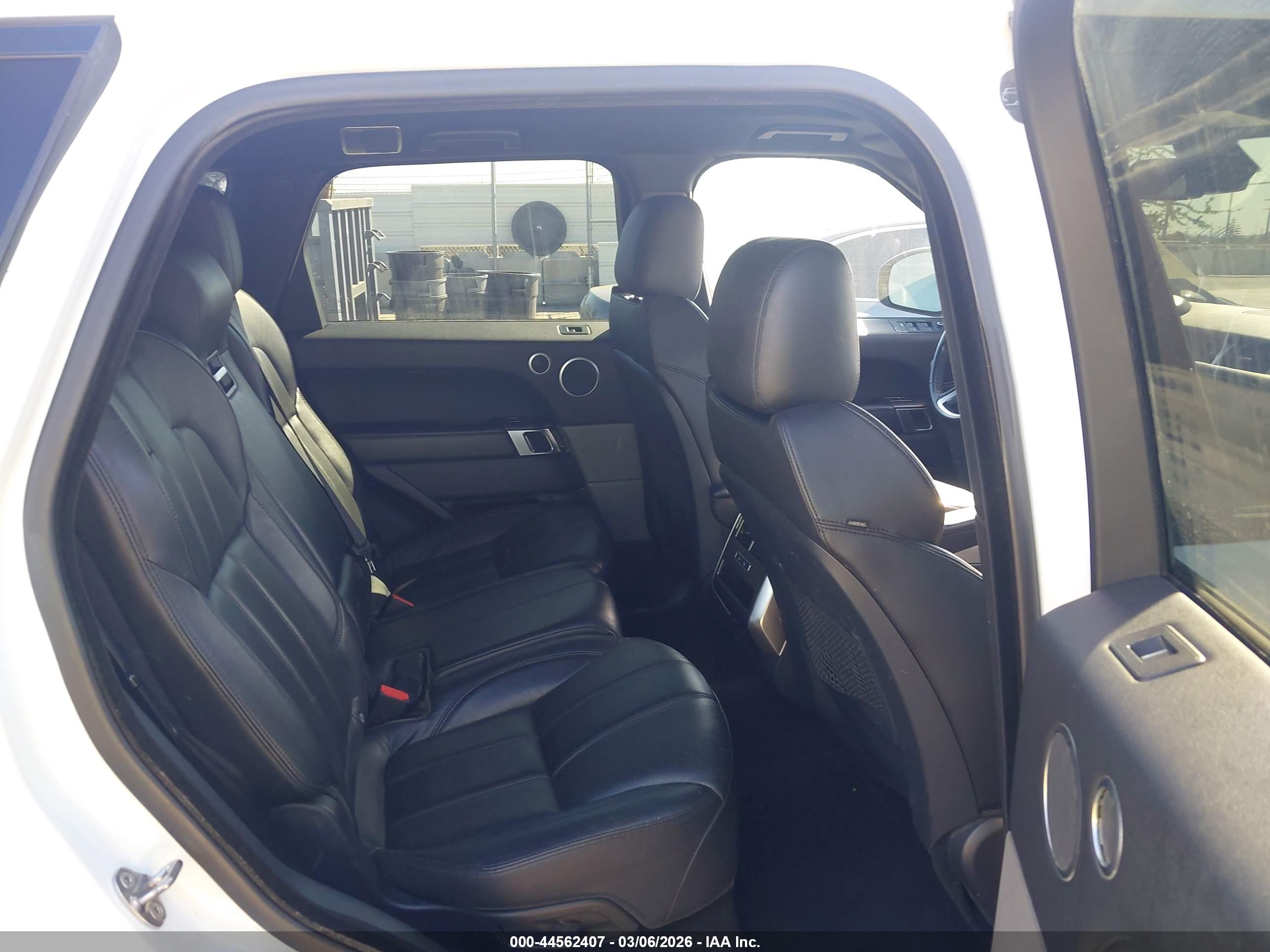 LAND ROVER image 8
