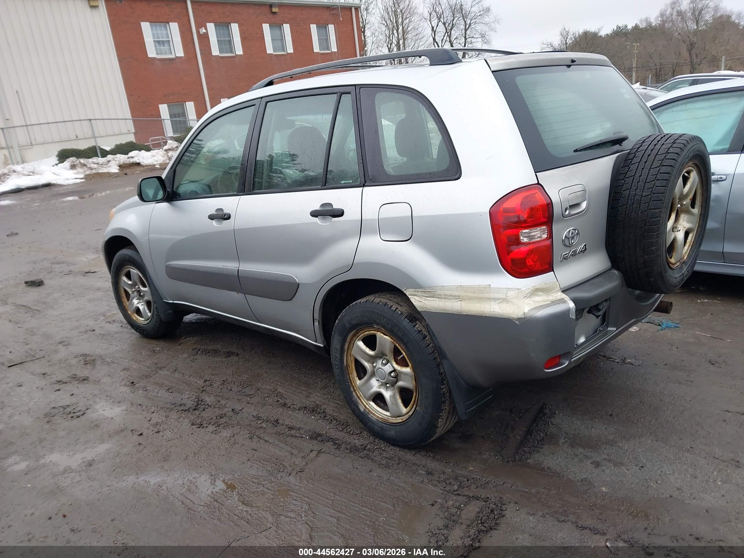 TOYOTA RAV4 image 3