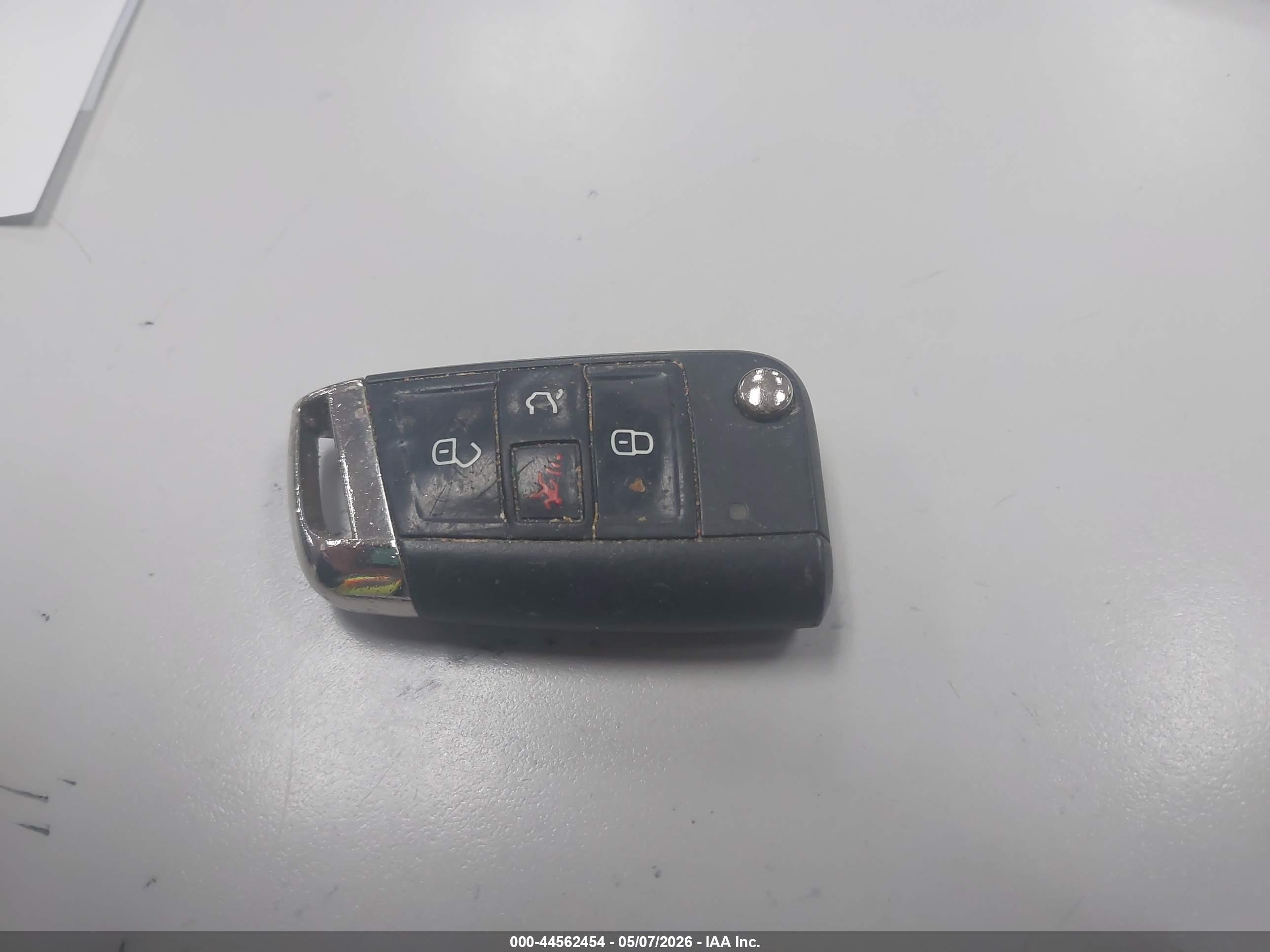 VOLKSWAGEN GOLF image 11