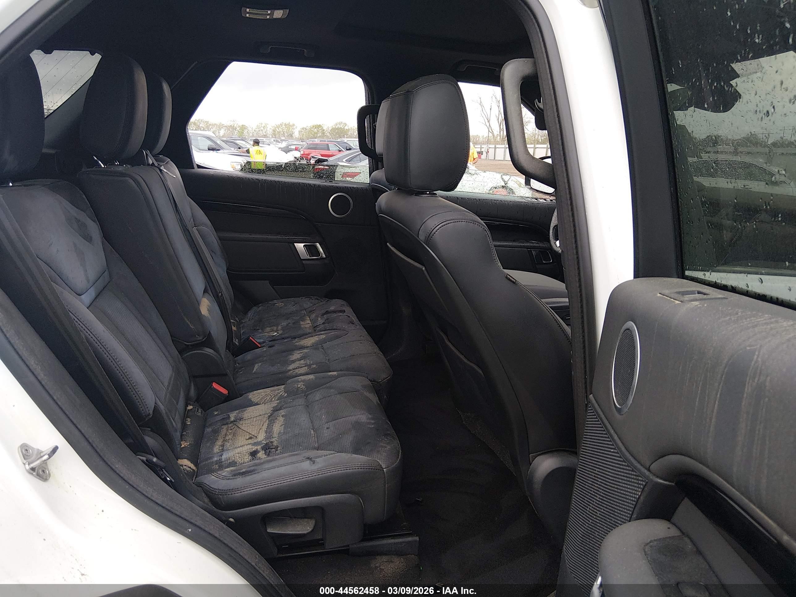 LAND ROVER image 8