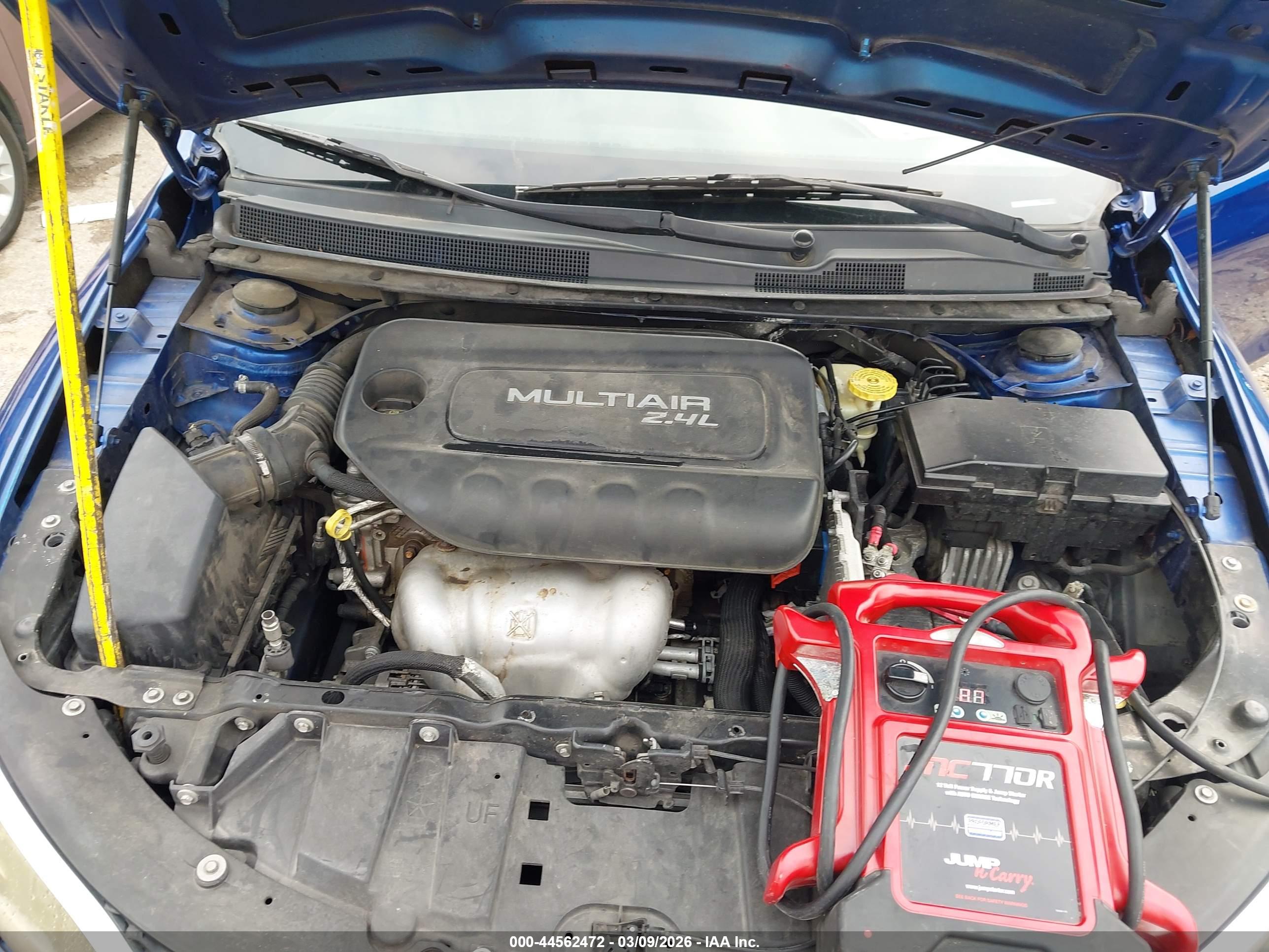 CHRYSLER 200 image 10