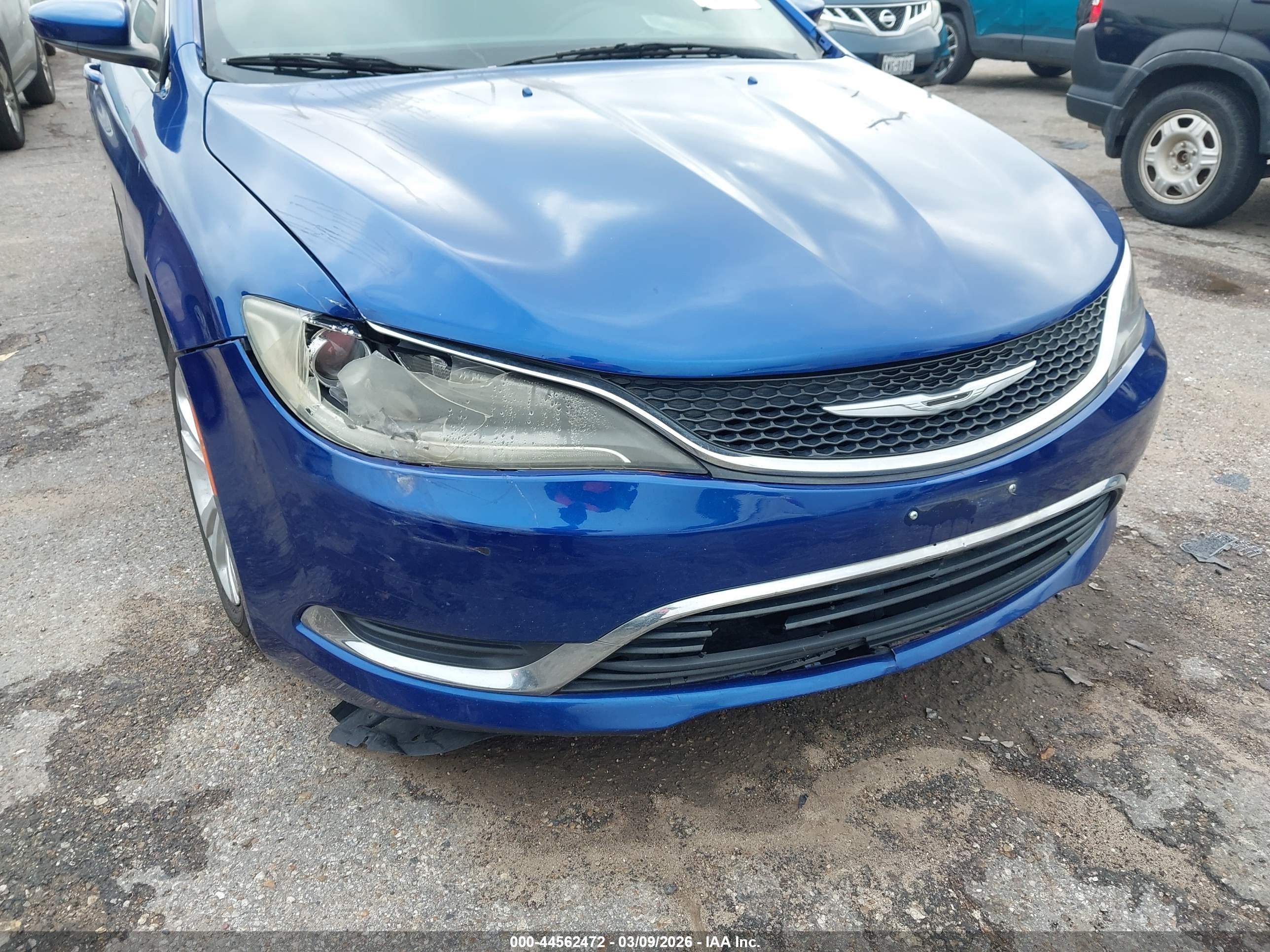 CHRYSLER 200 image 6