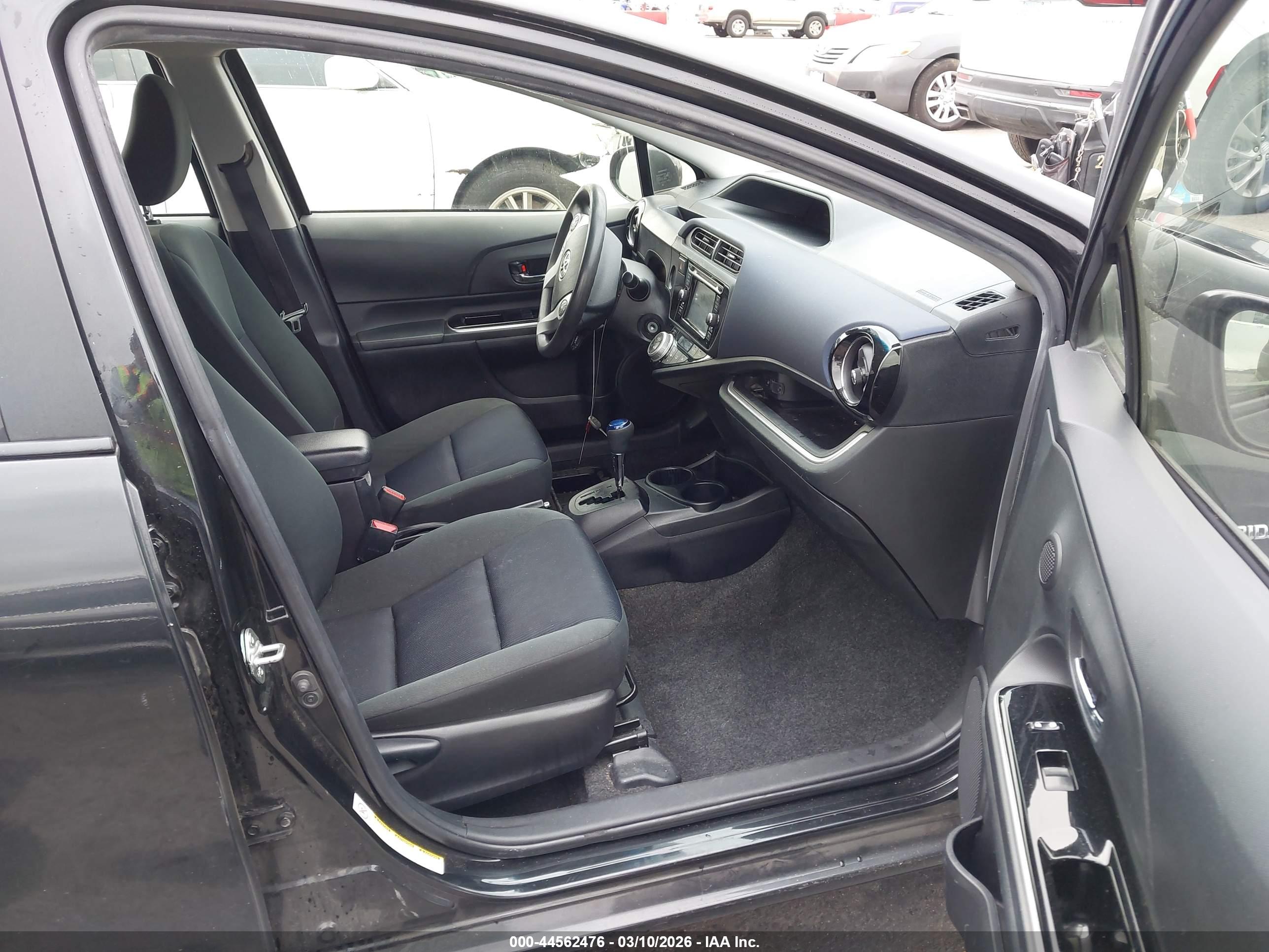 TOYOTA PRIUS image 5