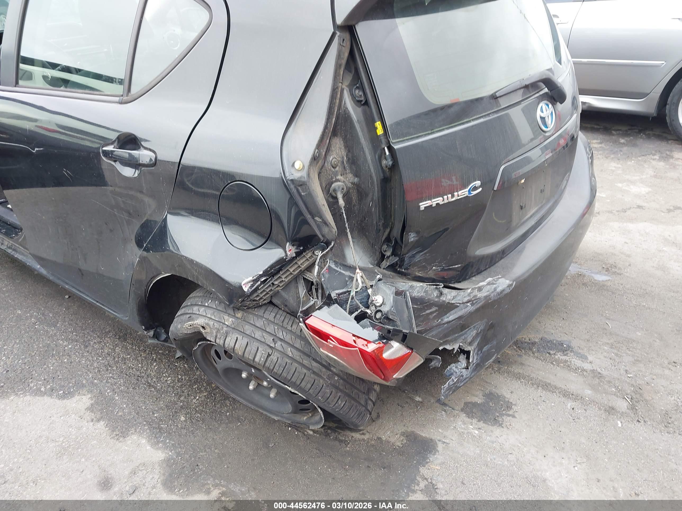 TOYOTA PRIUS image 6