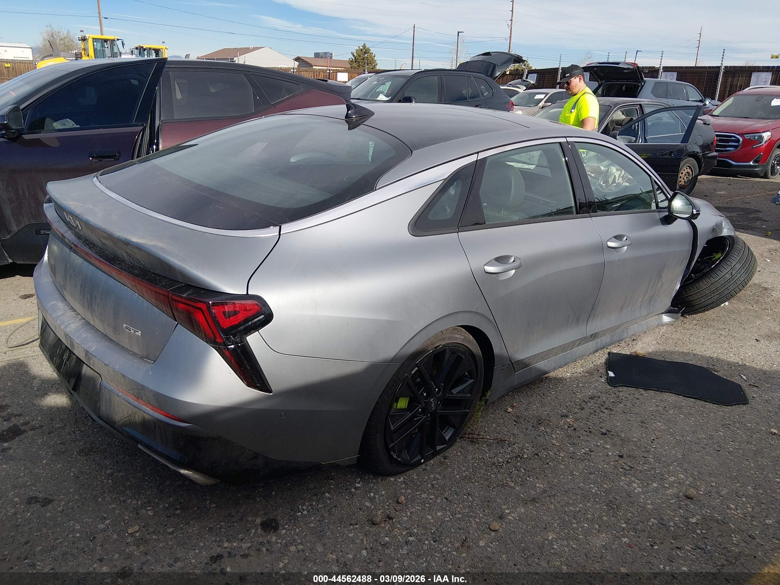 KIA K5 image 4