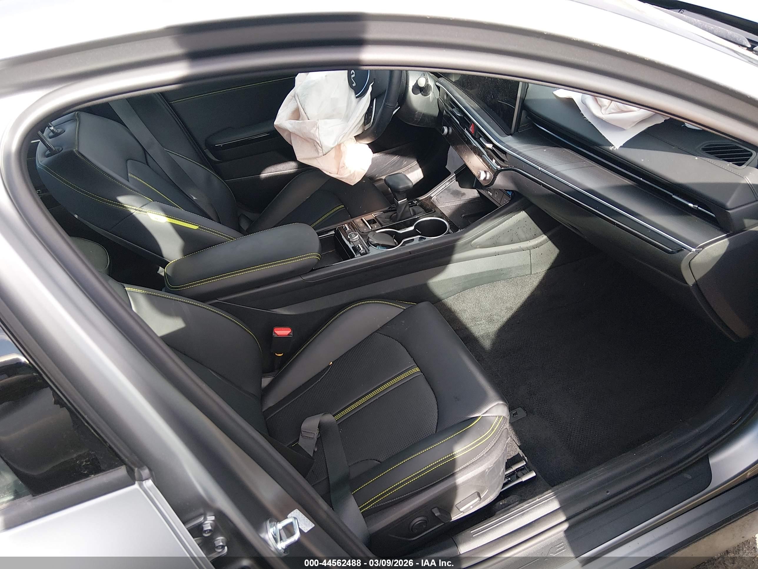 KIA K5 image 5