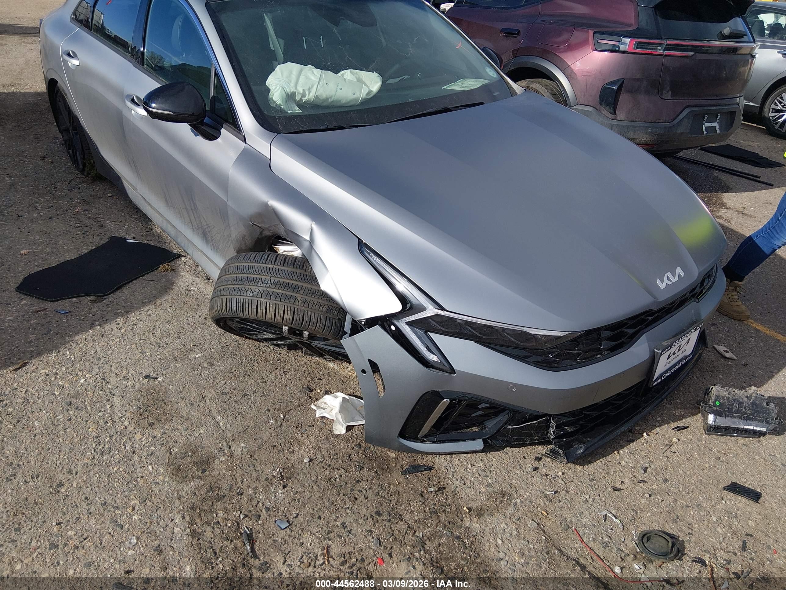 KIA K5 image 6