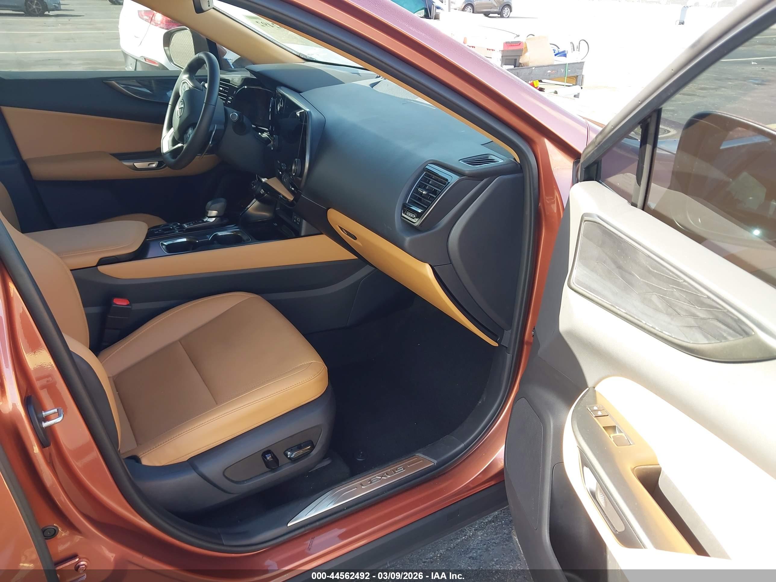 LEXUS NX image 5